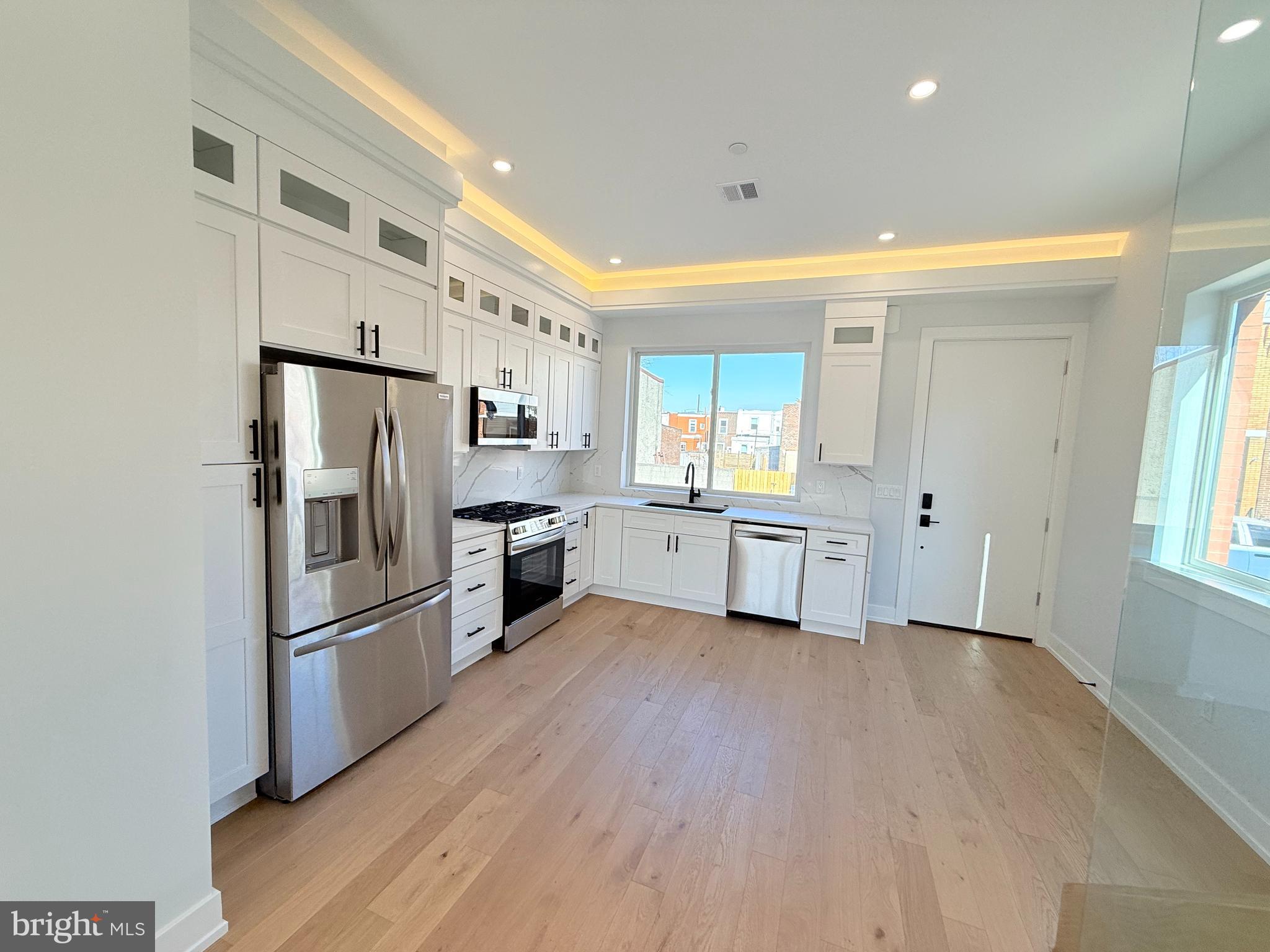 PORT RICHMOND - Residential