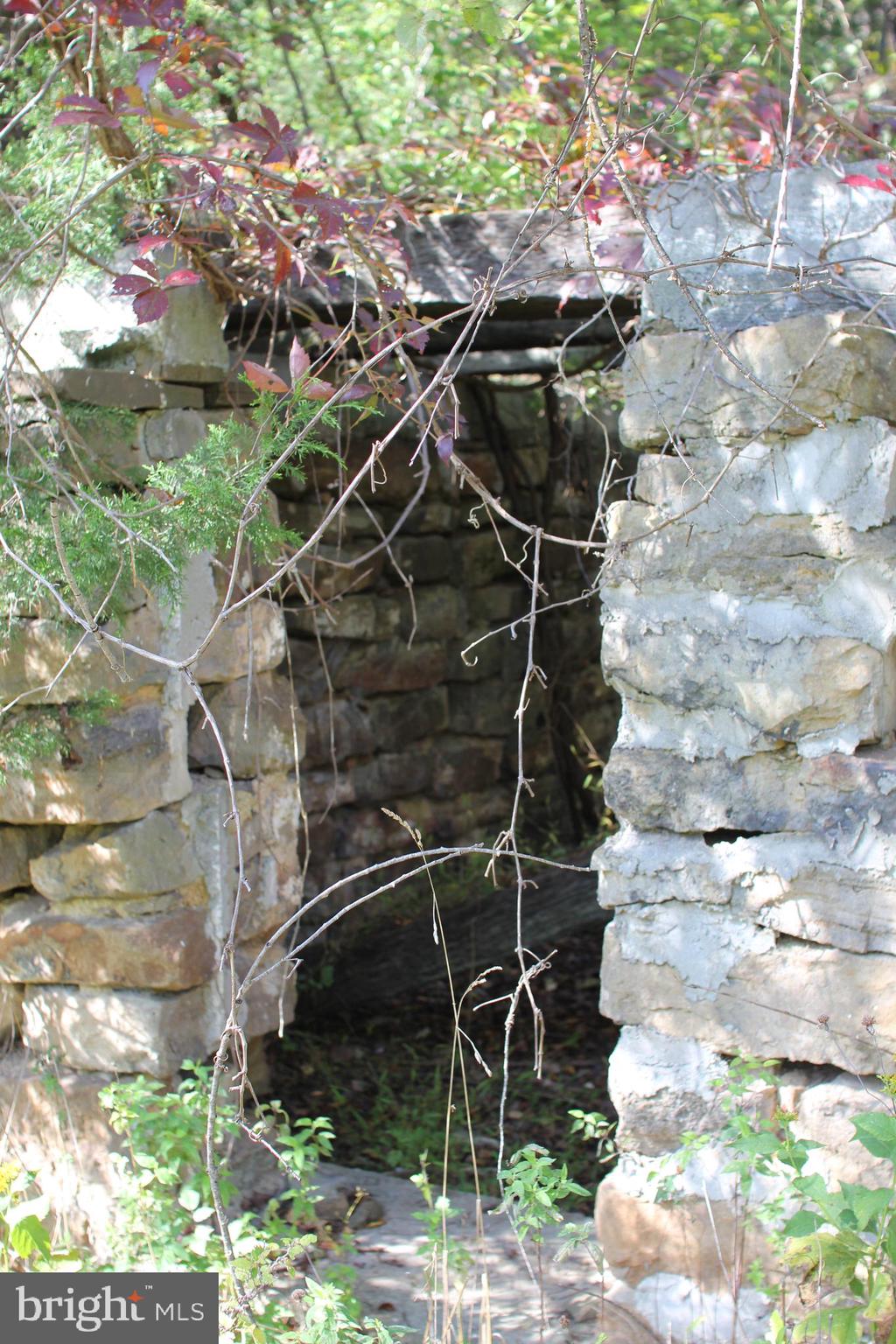 HAMILTON ESTATES - Land