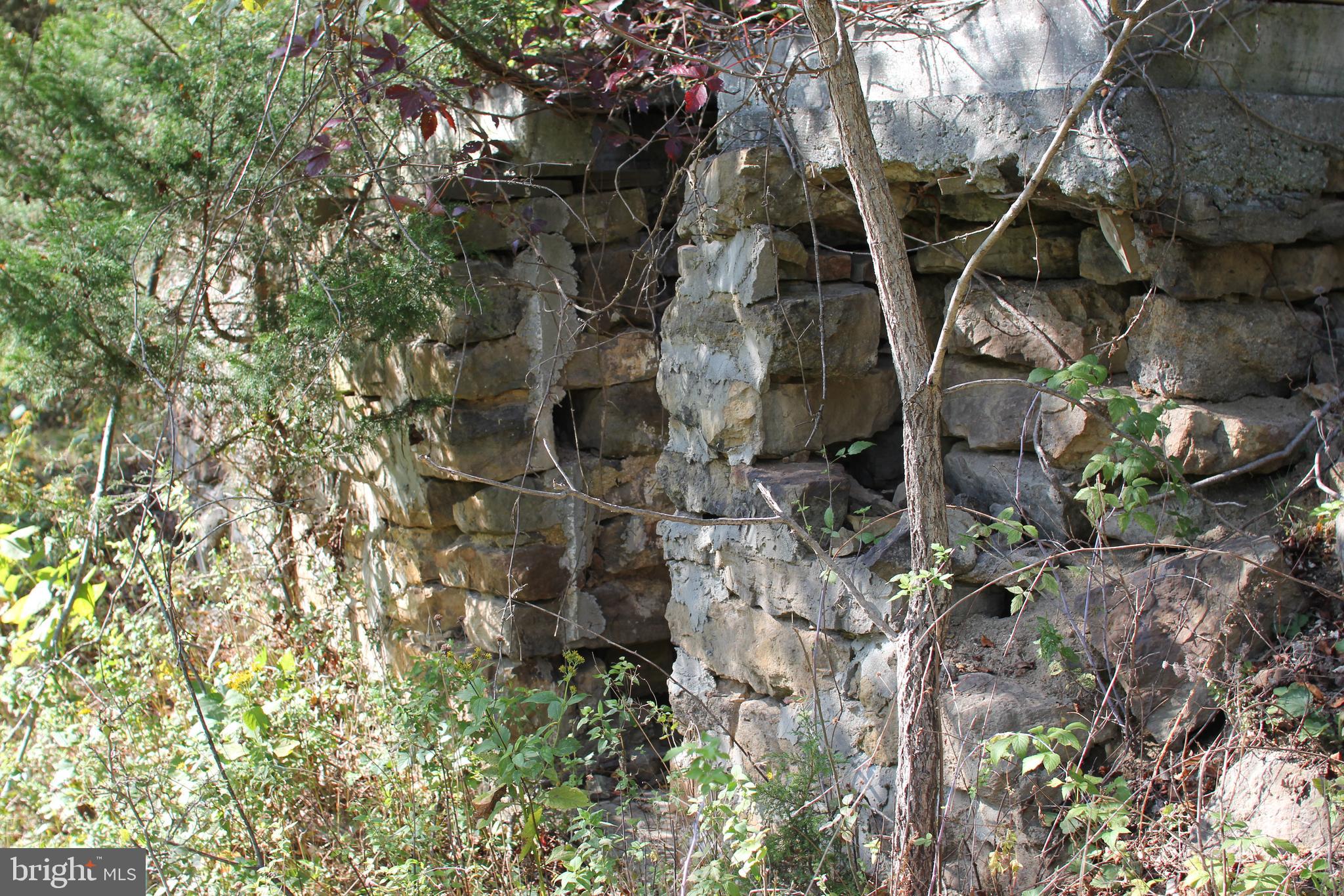 HAMILTON ESTATES - Land