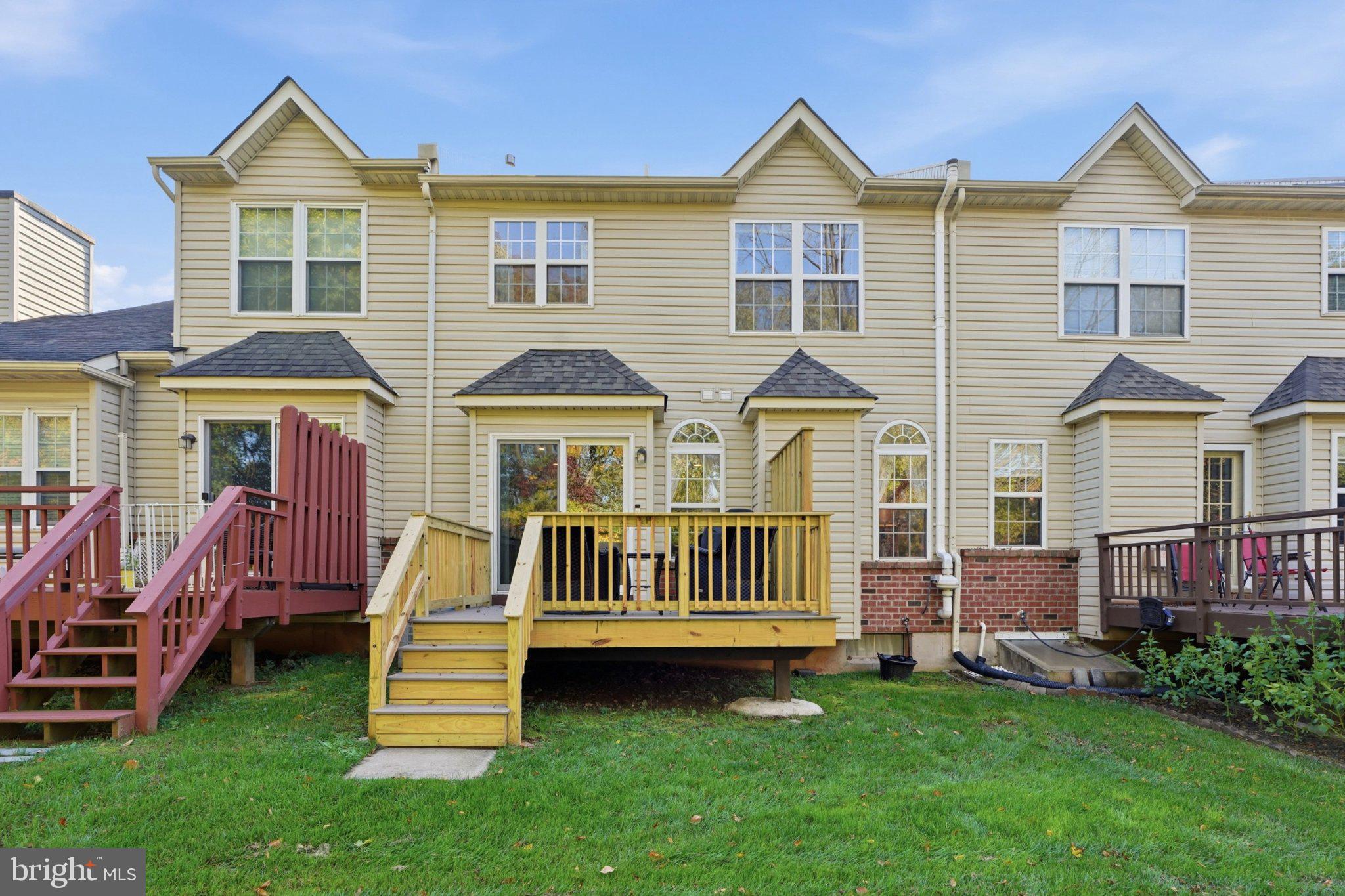108 WILLIAMSBURG WAY