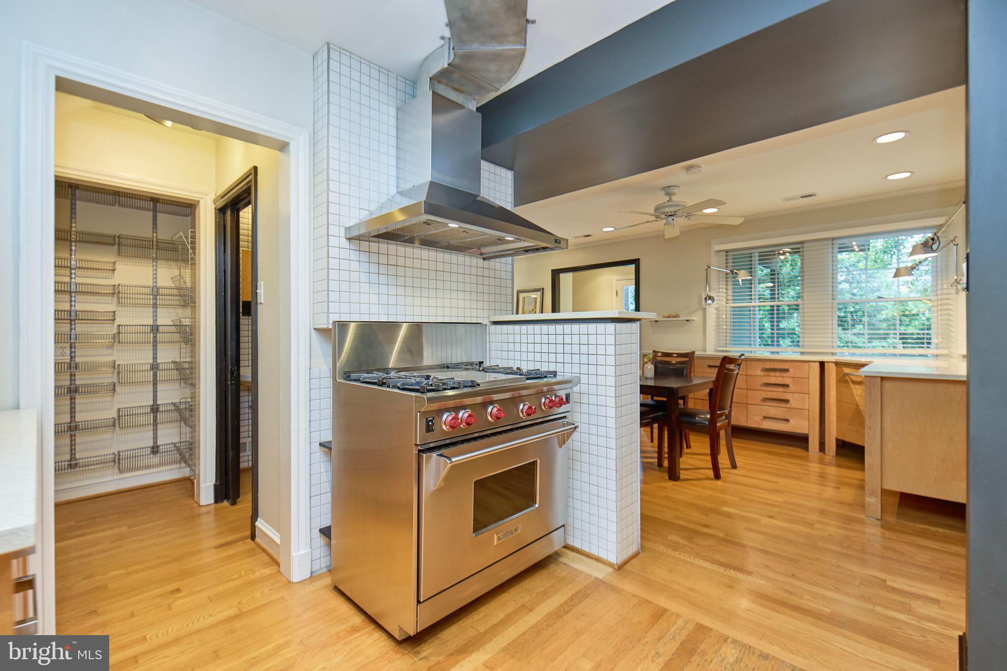 COUNTRY CLUB GROVE - Residential