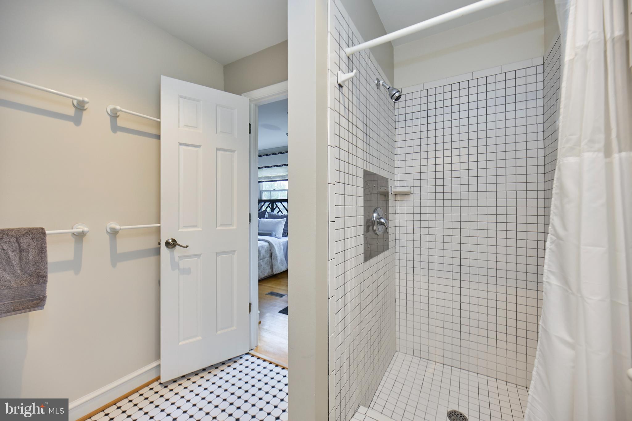 COUNTRY CLUB GROVE - Residential