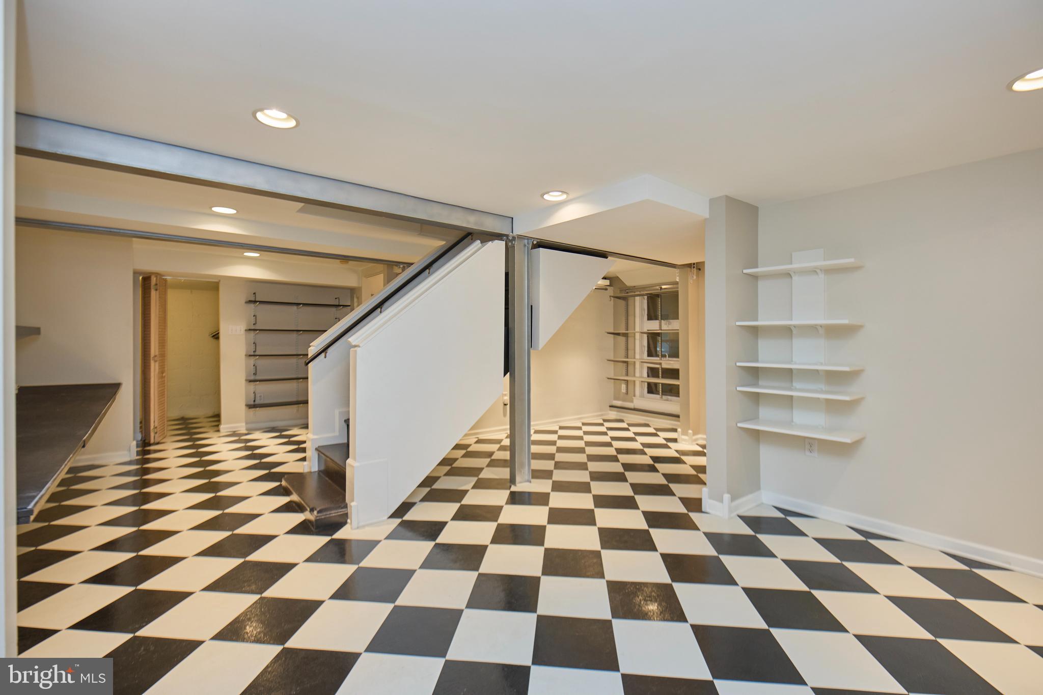 COUNTRY CLUB GROVE - Residential