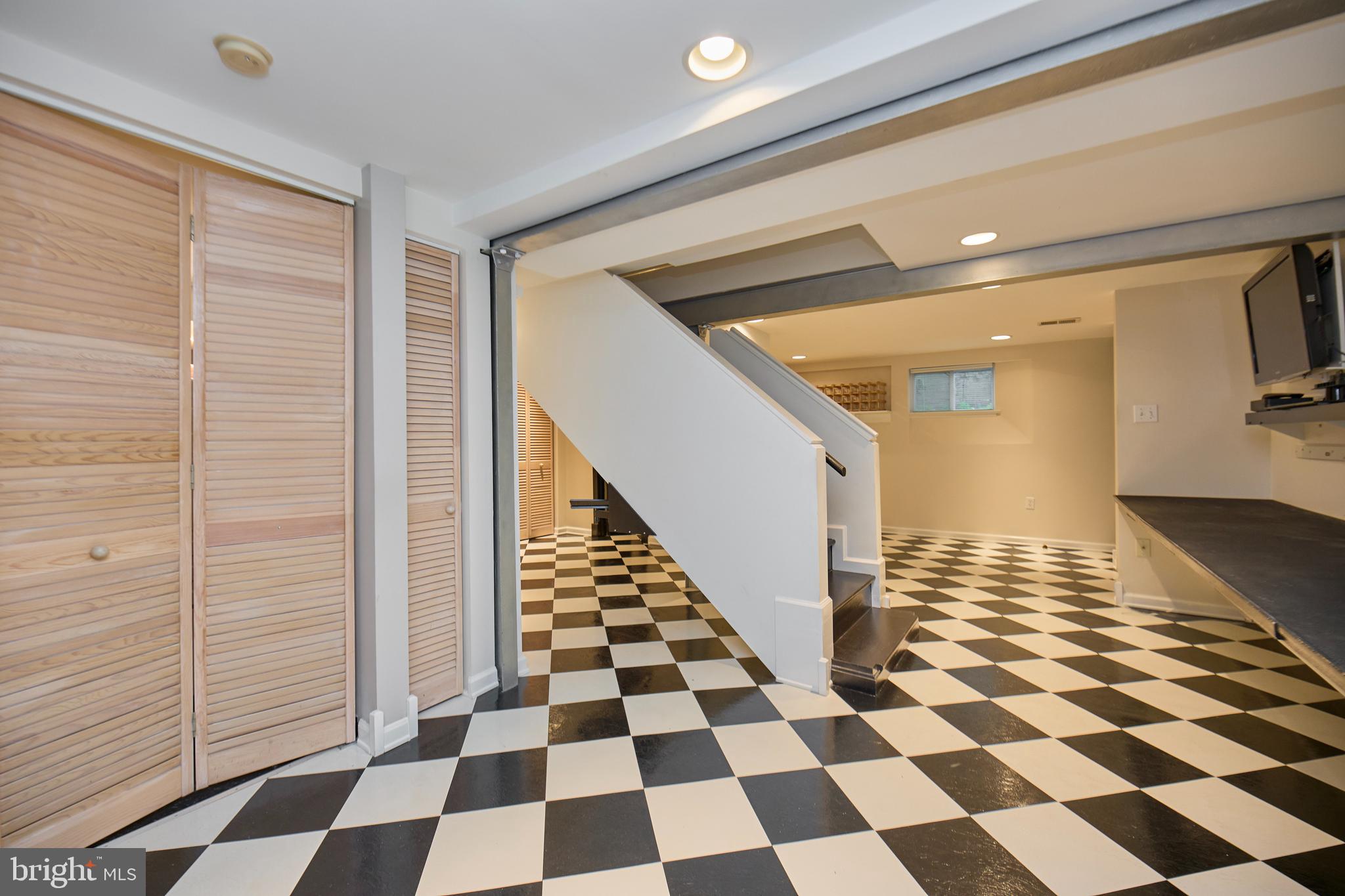 COUNTRY CLUB GROVE - Residential