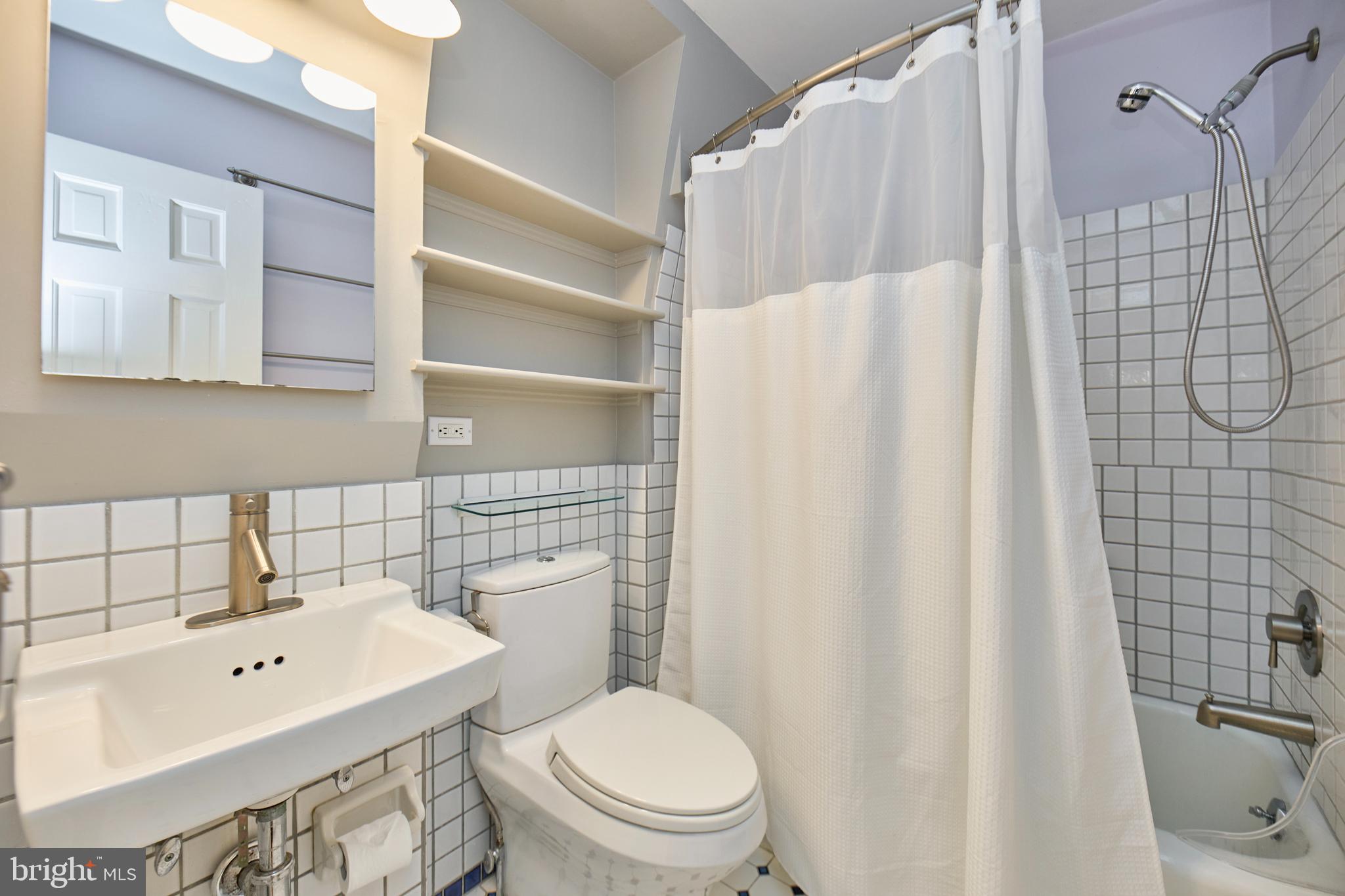 COUNTRY CLUB GROVE - Residential