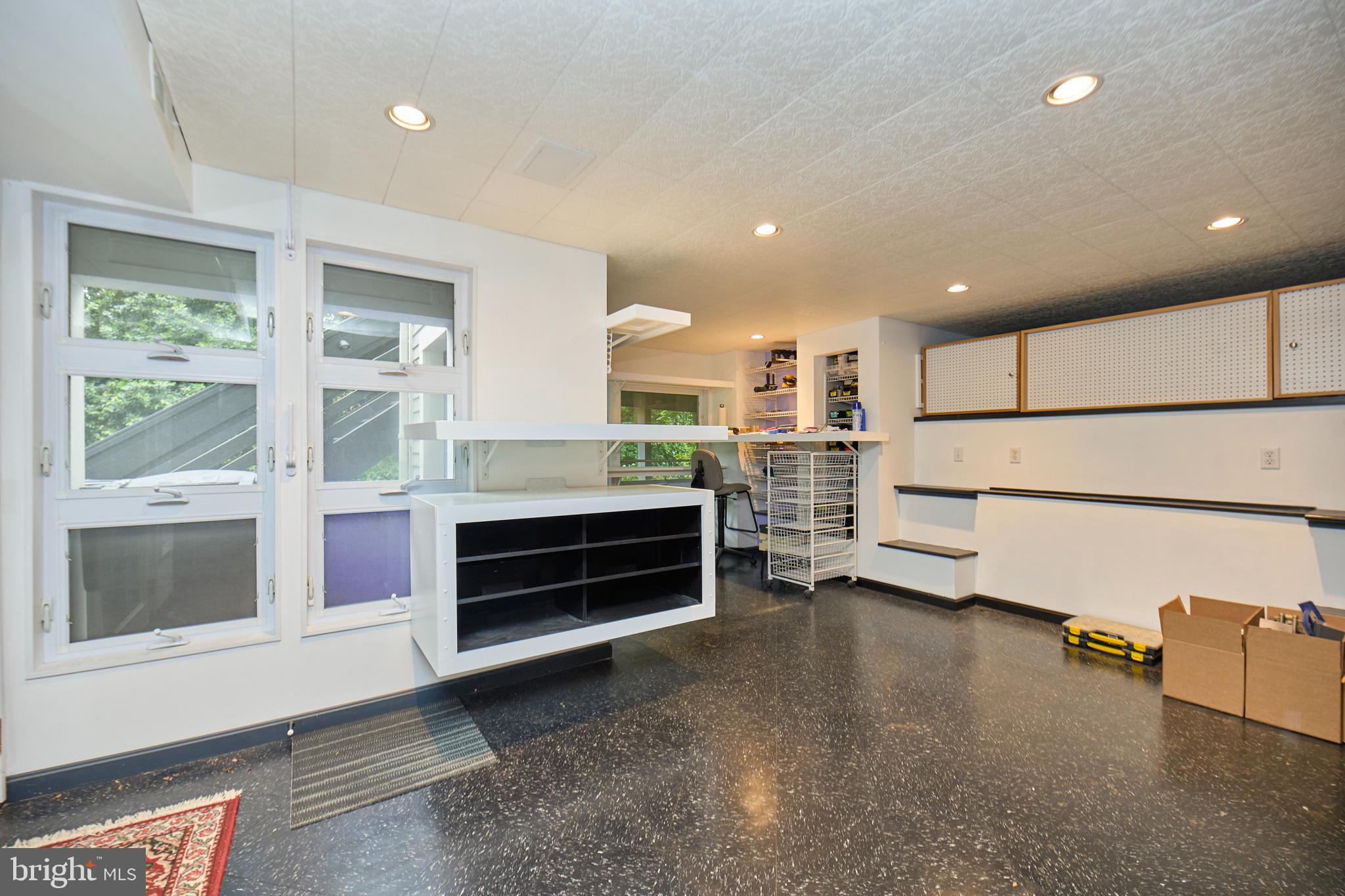 COUNTRY CLUB GROVE - Residential