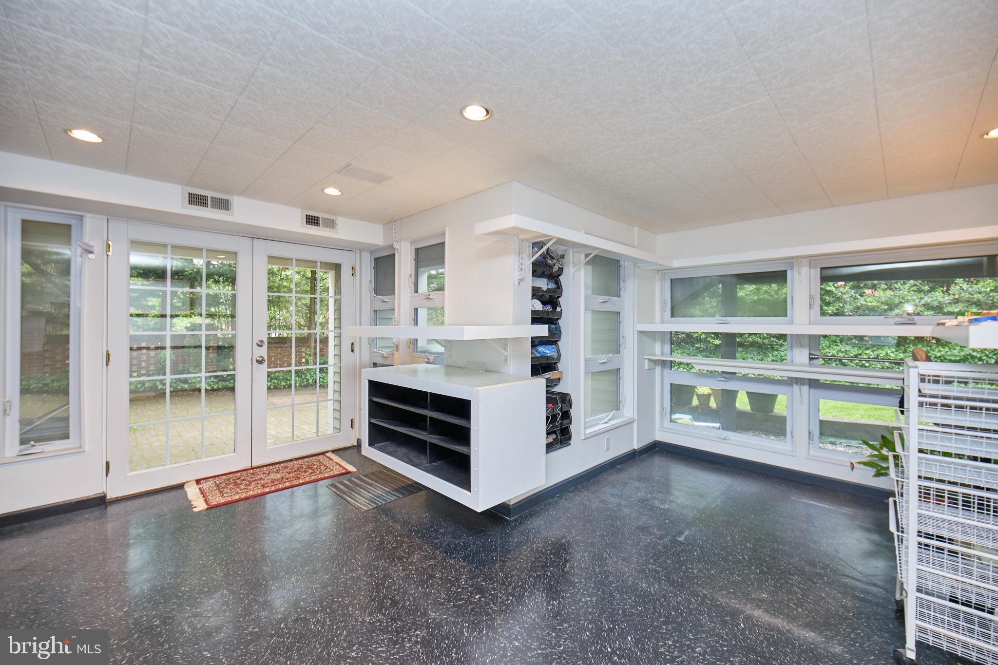 COUNTRY CLUB GROVE - Residential