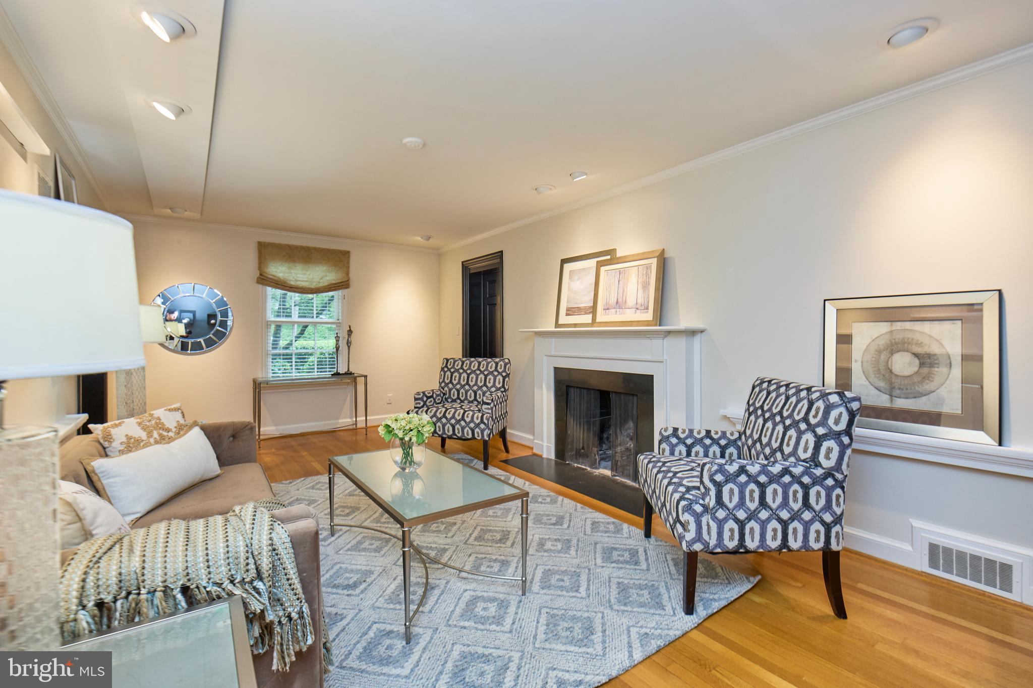 COUNTRY CLUB GROVE - Residential