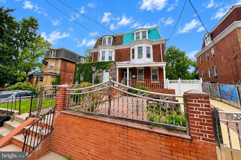 Townhouse For Rent - 912 Ridge Avenue #2<br/> DARBY, PA 19023