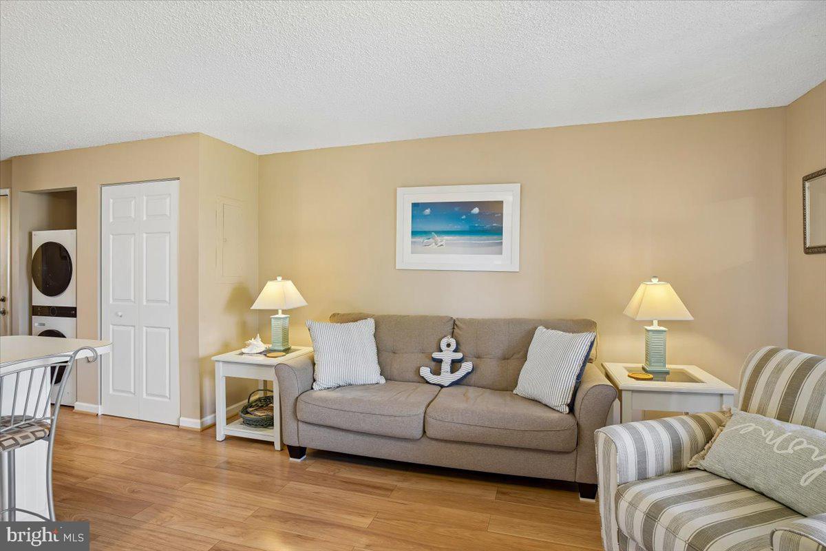 204 33RD STREET 30302