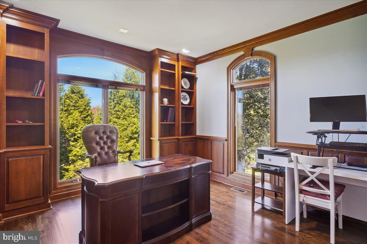 SADDLE RIDGE - Residential