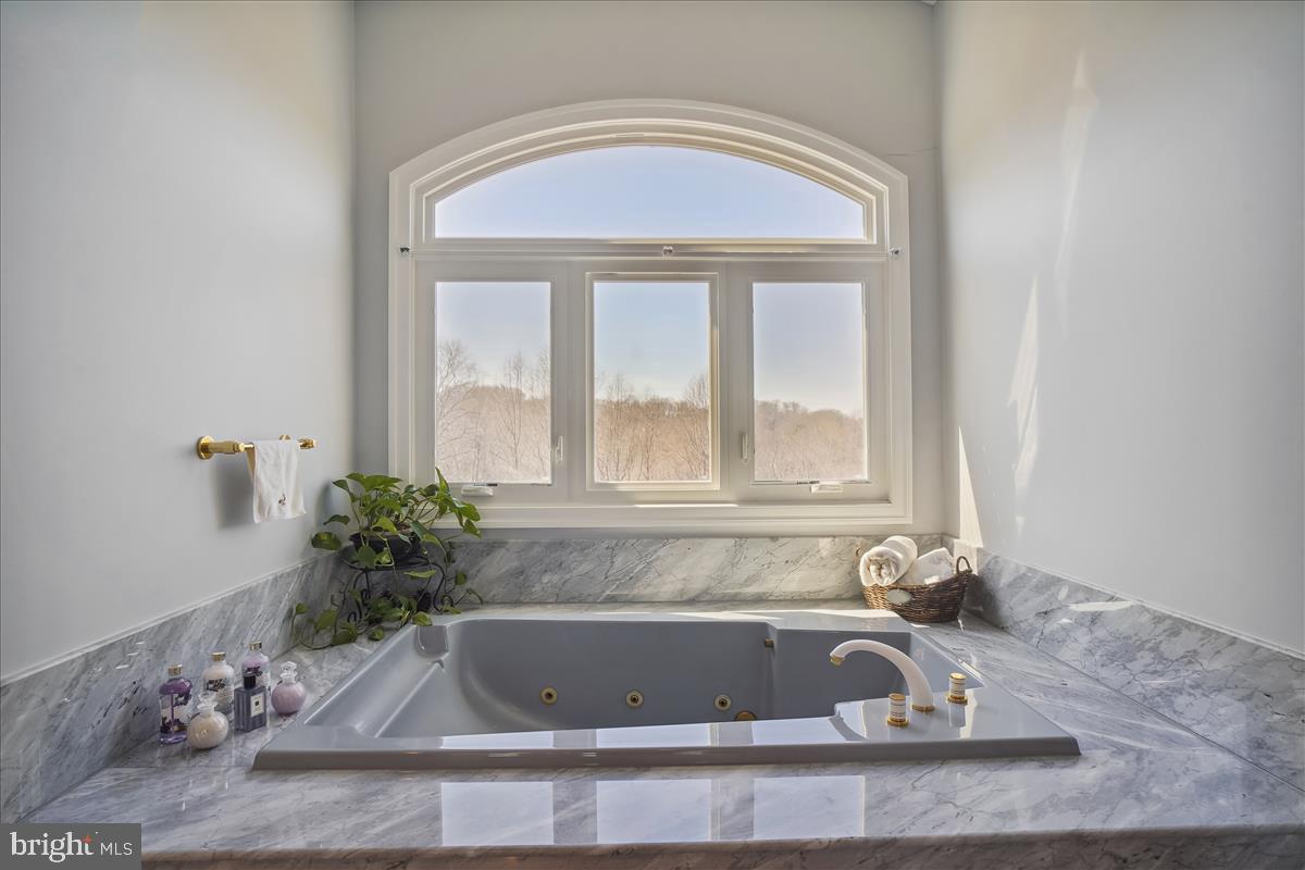 SADDLE RIDGE - Residential