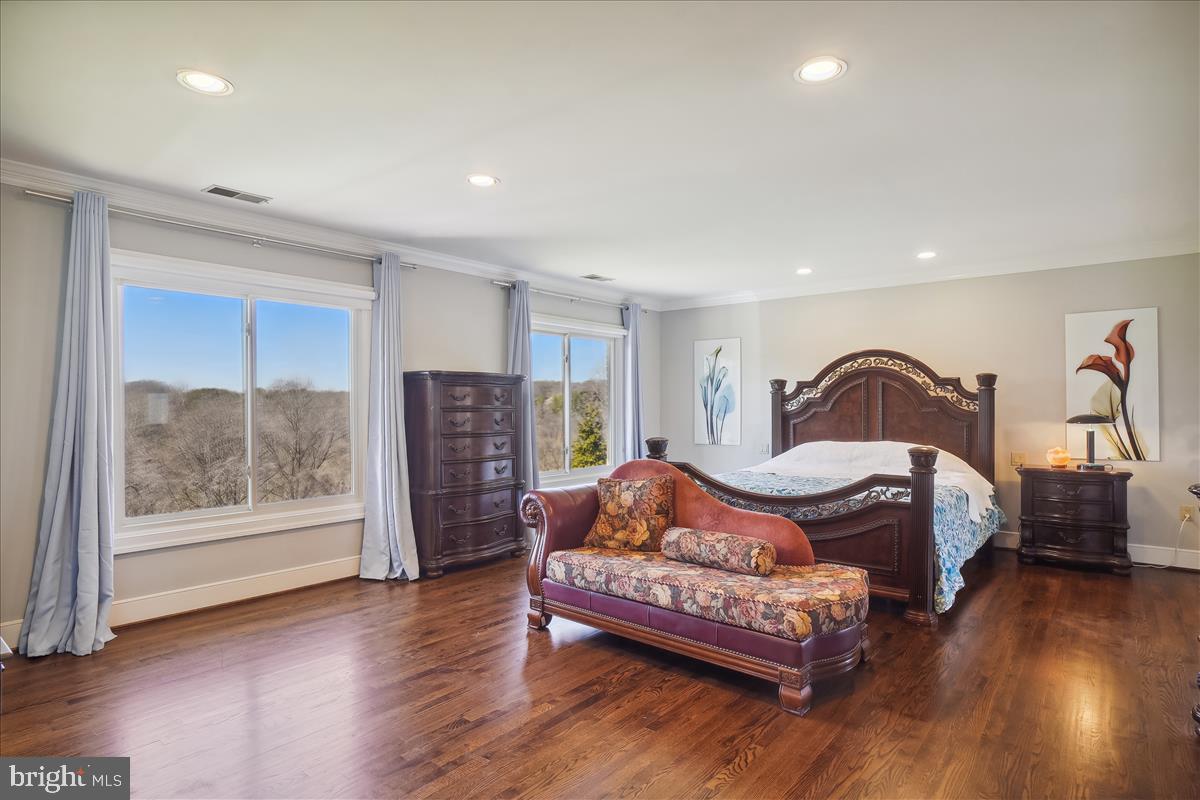 SADDLE RIDGE - Residential