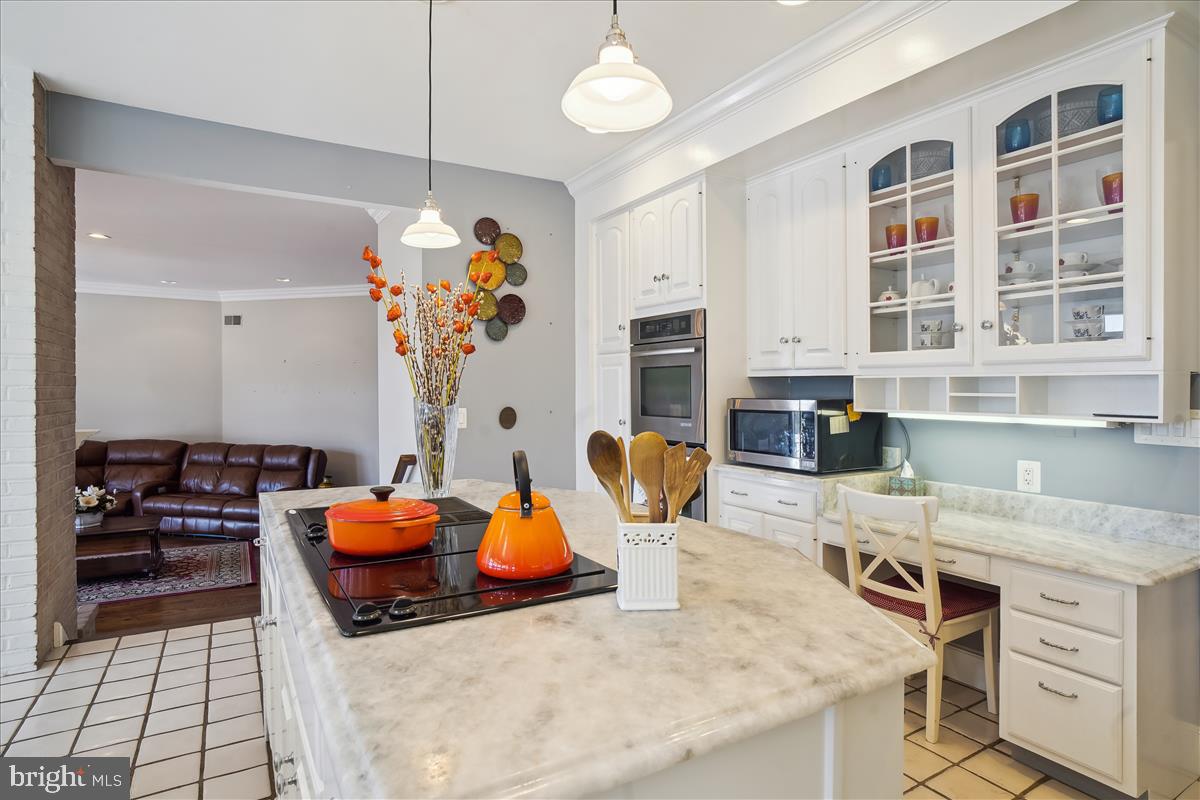 SADDLE RIDGE - Residential