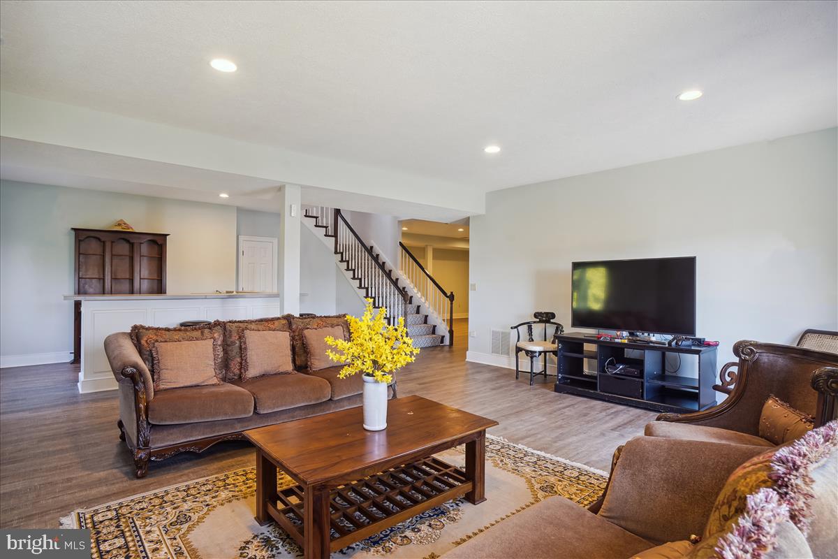 SADDLE RIDGE - Residential
