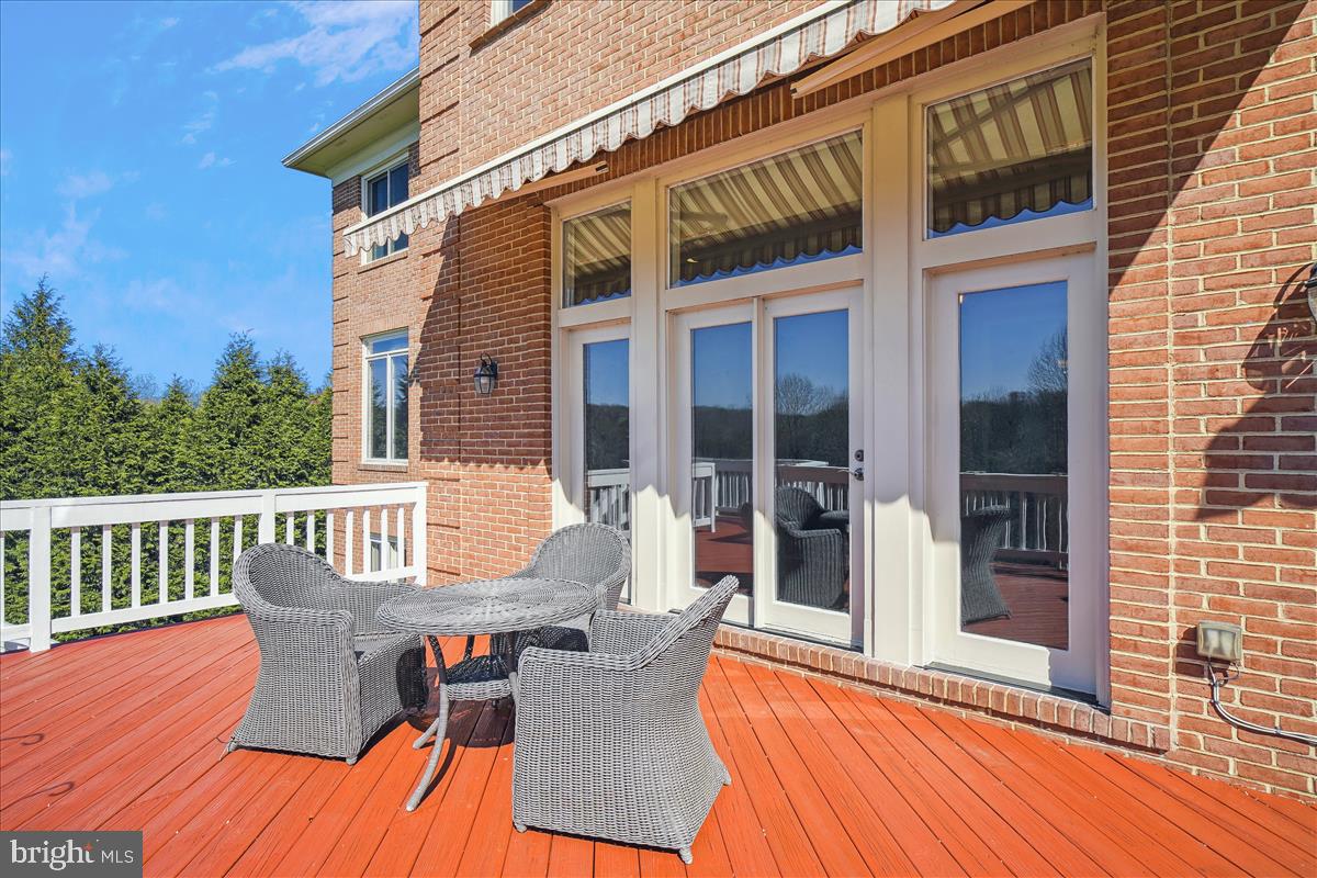 SADDLE RIDGE - Residential