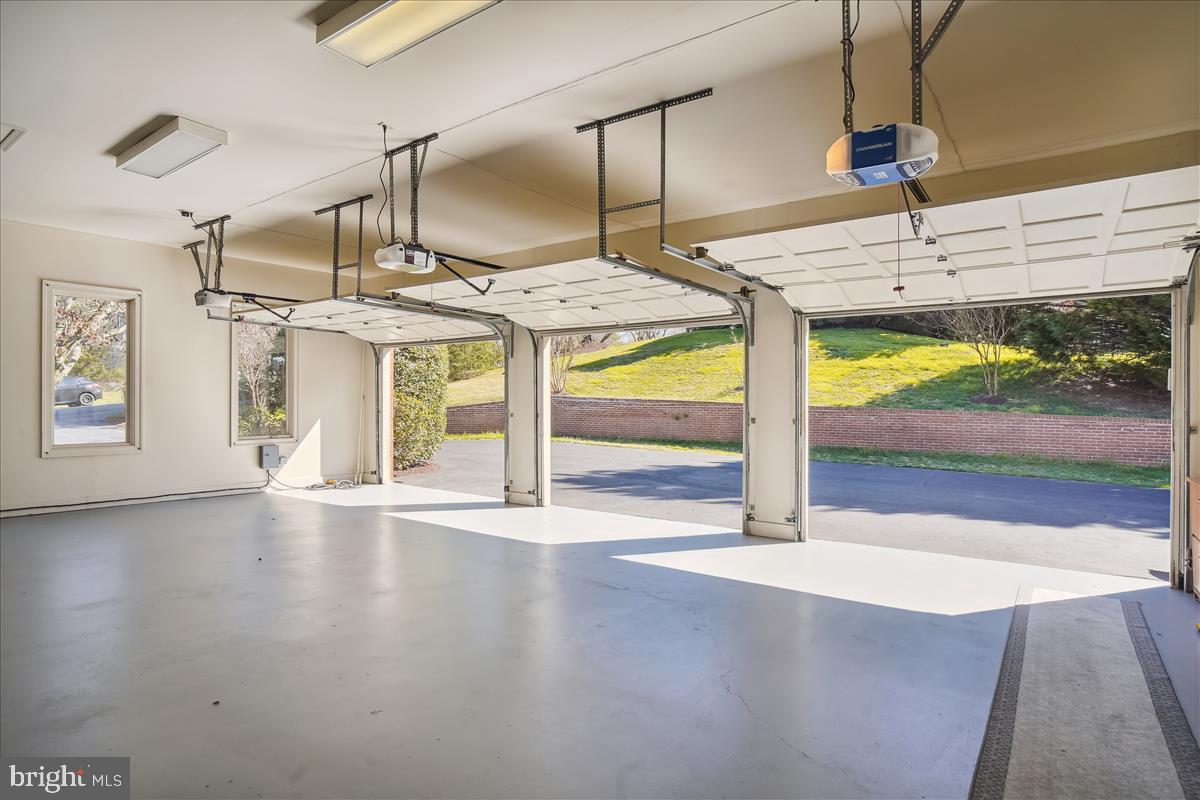 SADDLE RIDGE - Residential