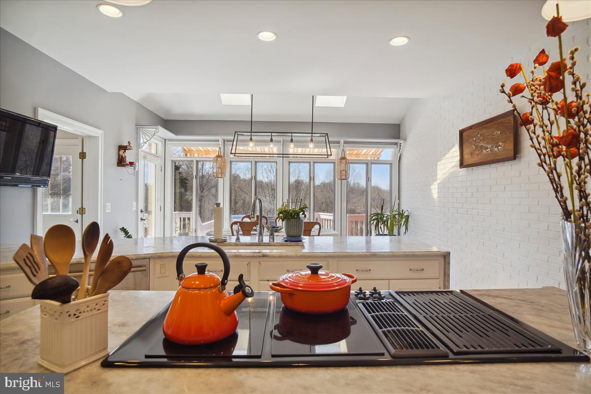 SADDLE RIDGE - Residential