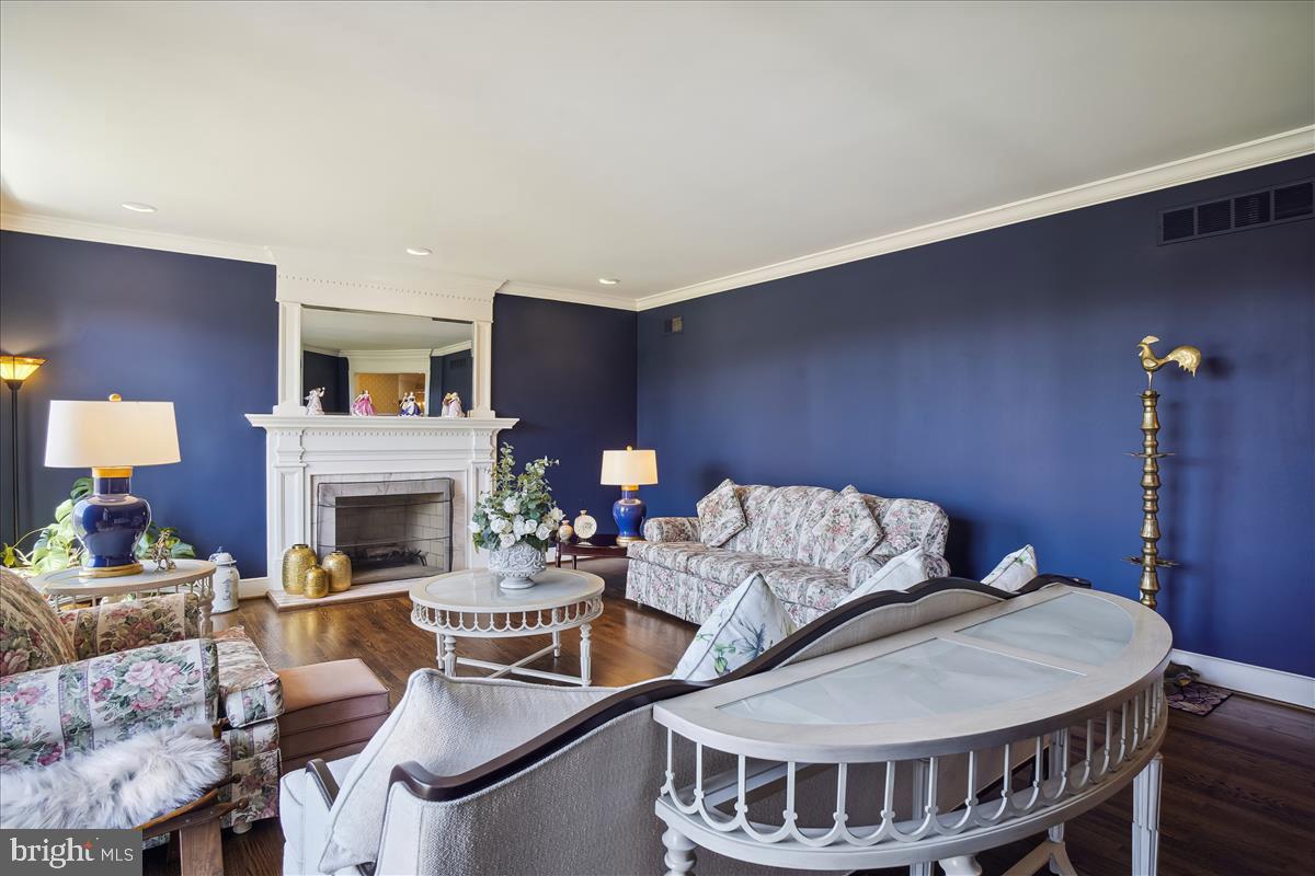 SADDLE RIDGE - Residential