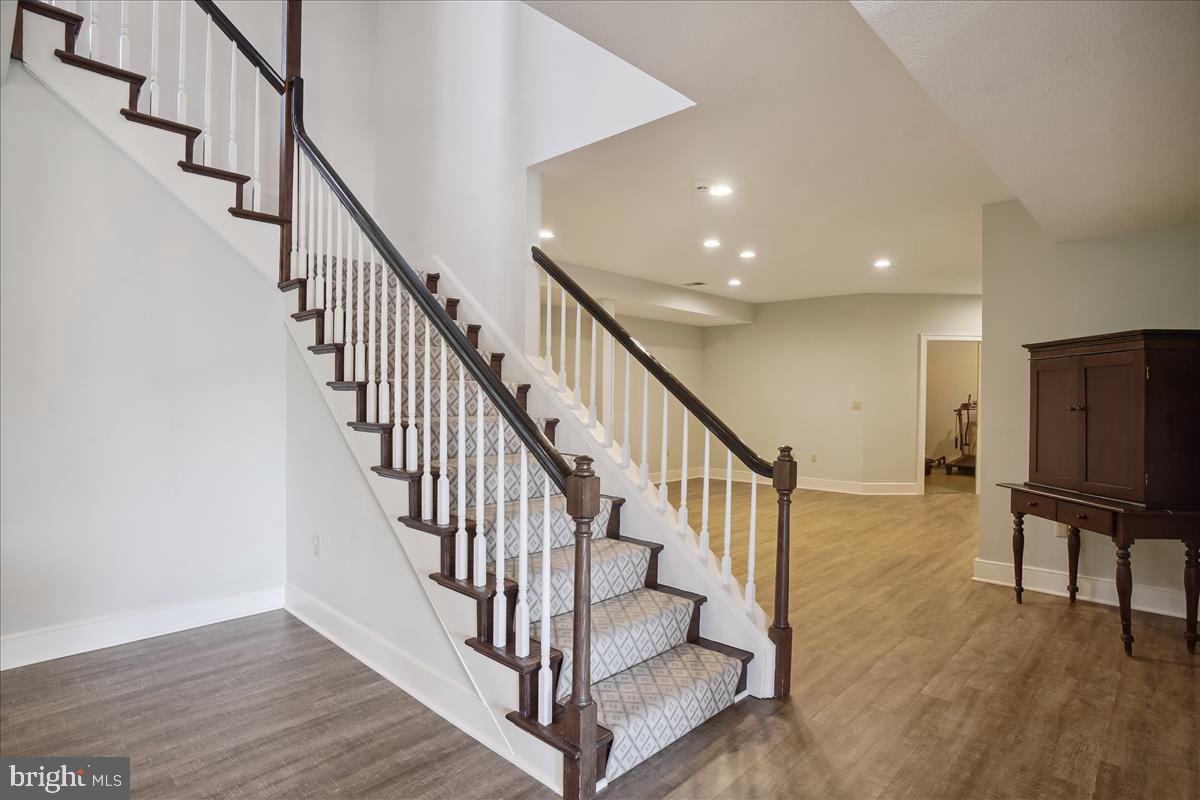 SADDLE RIDGE - Residential