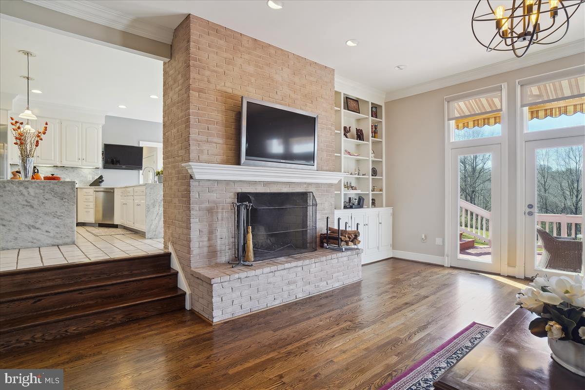SADDLE RIDGE - Residential