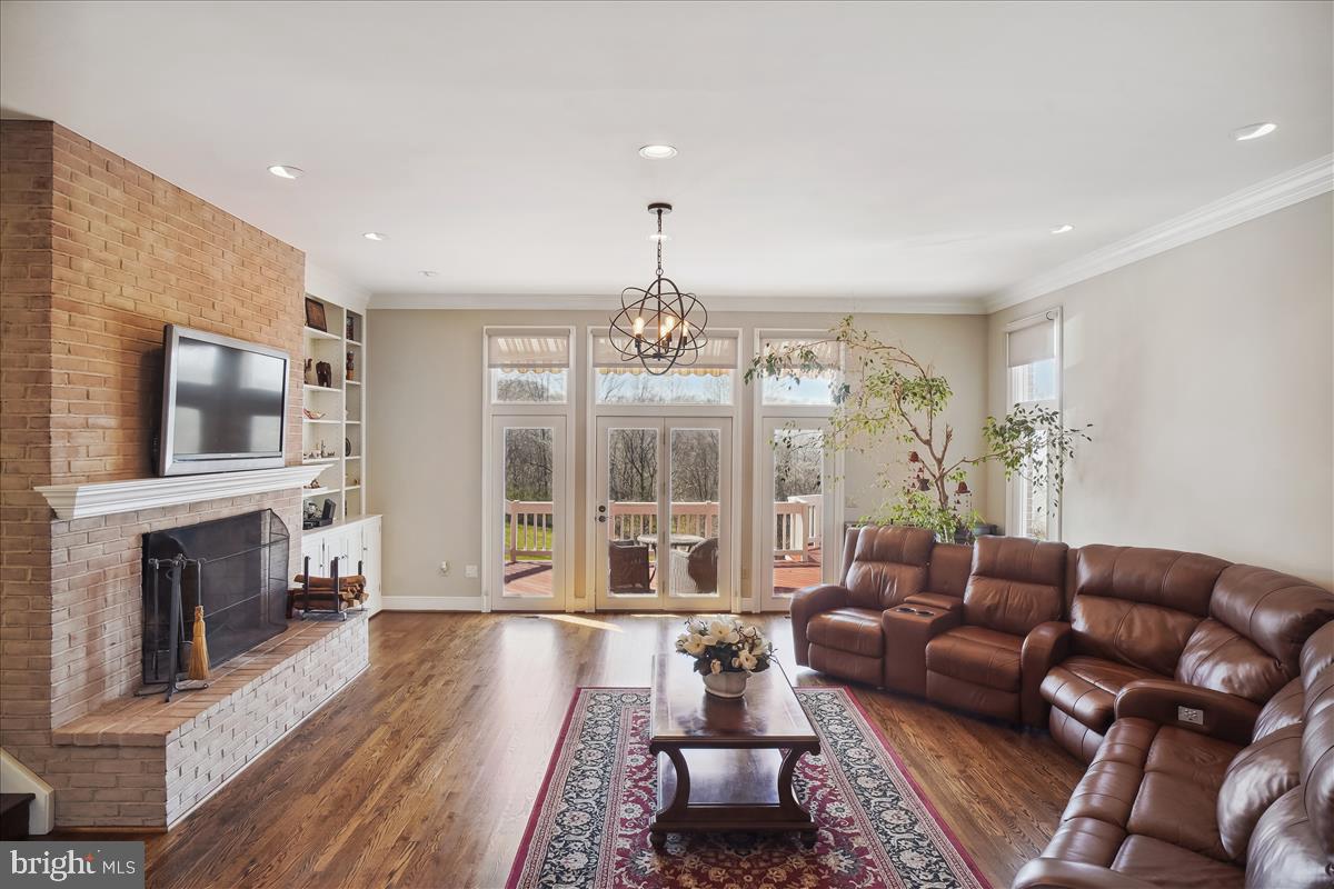 SADDLE RIDGE - Residential