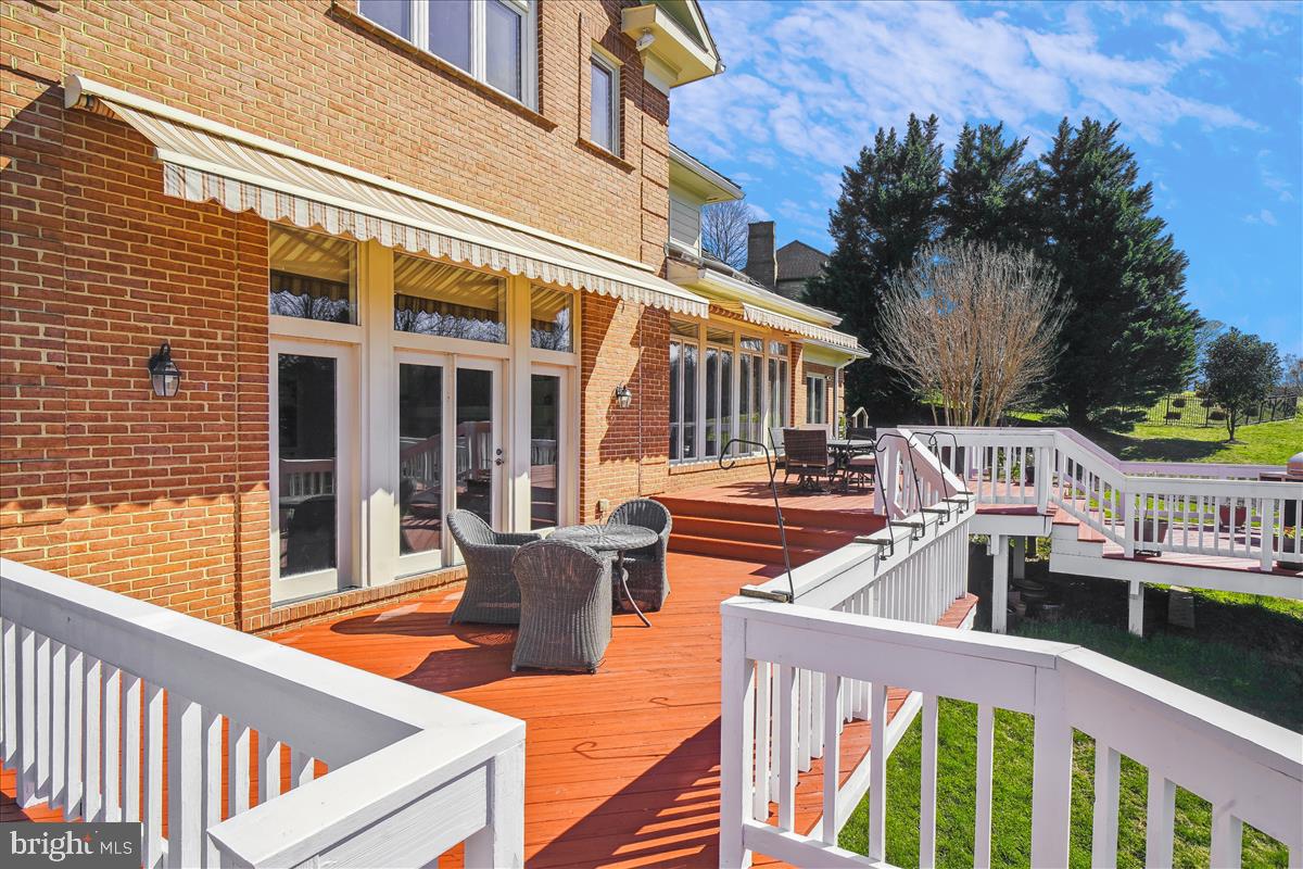 SADDLE RIDGE - Residential