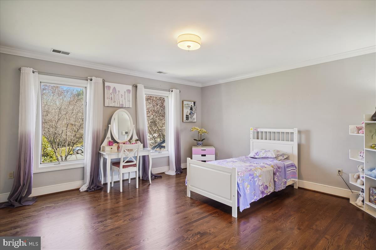 SADDLE RIDGE - Residential