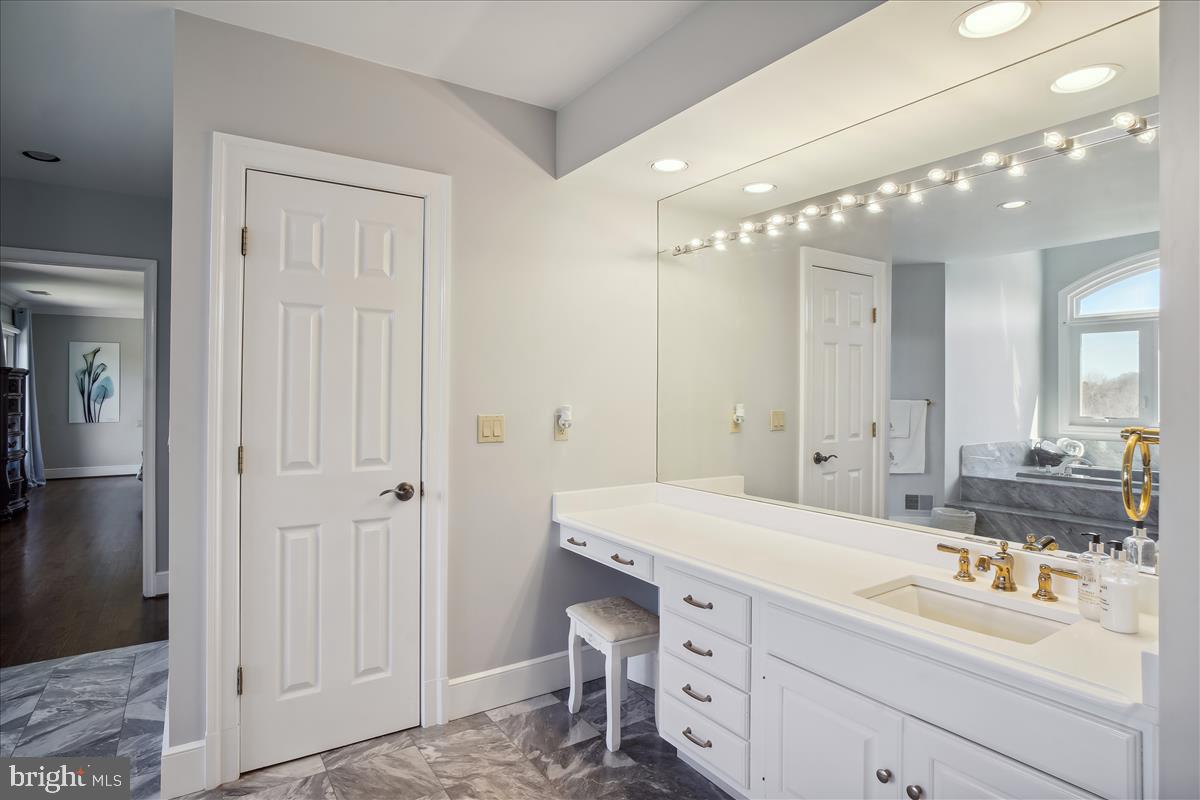 SADDLE RIDGE - Residential