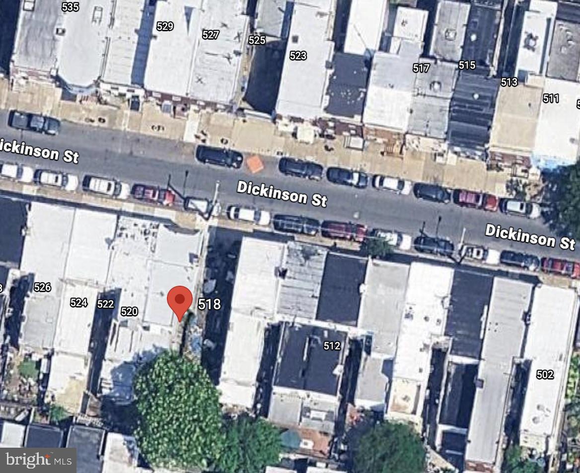 QUEEN VILLAGE - Land