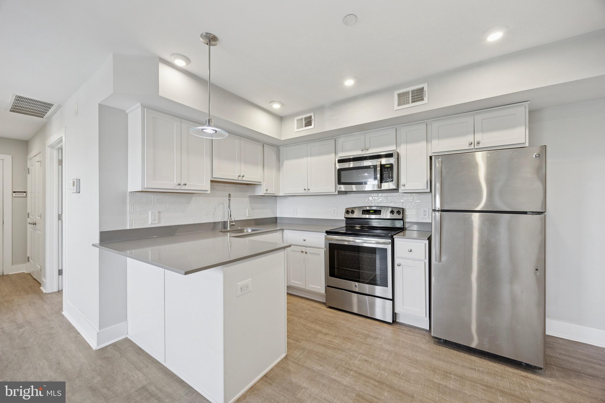 ROXBOROUGH - Residential Lease