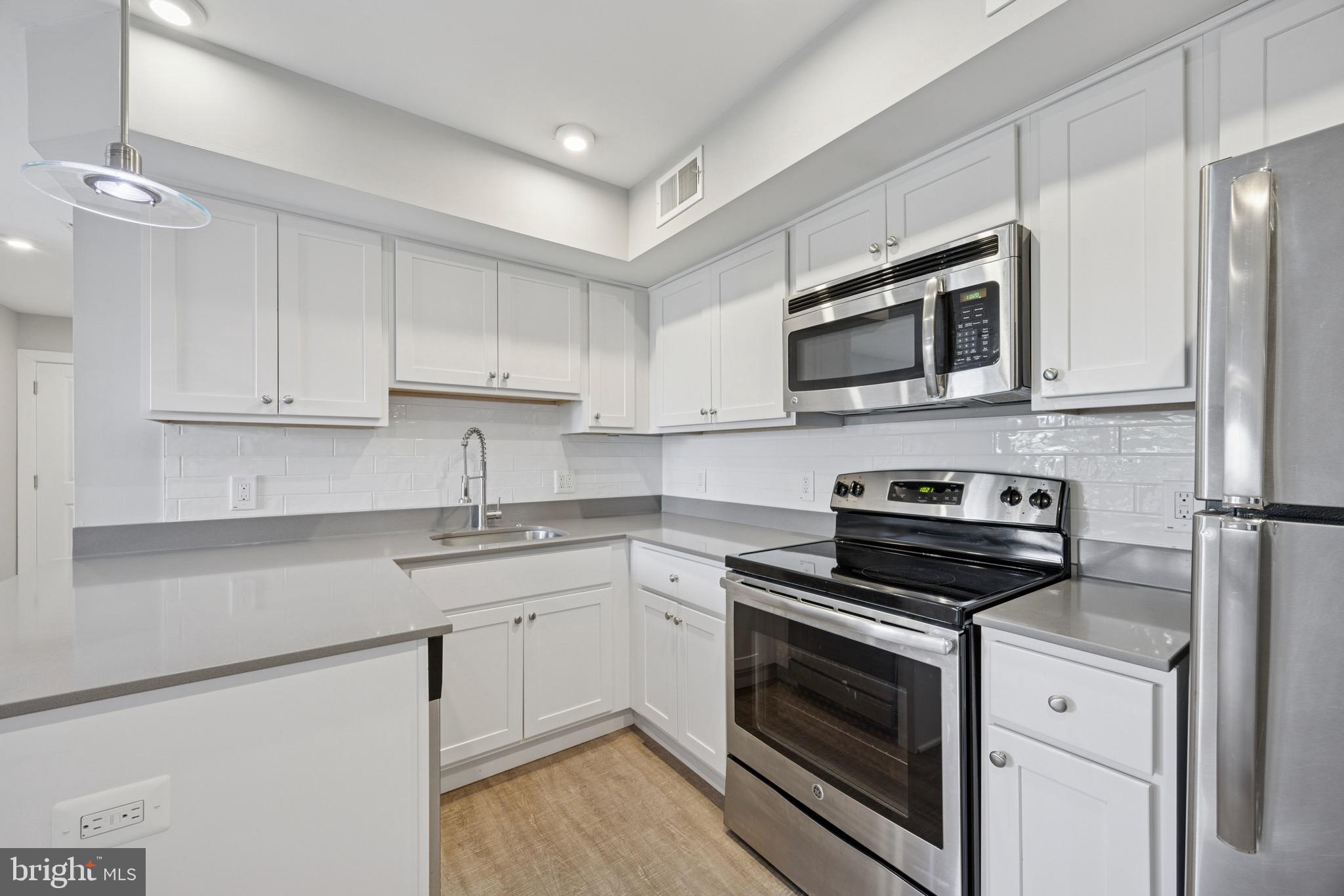 ROXBOROUGH - Residential Lease