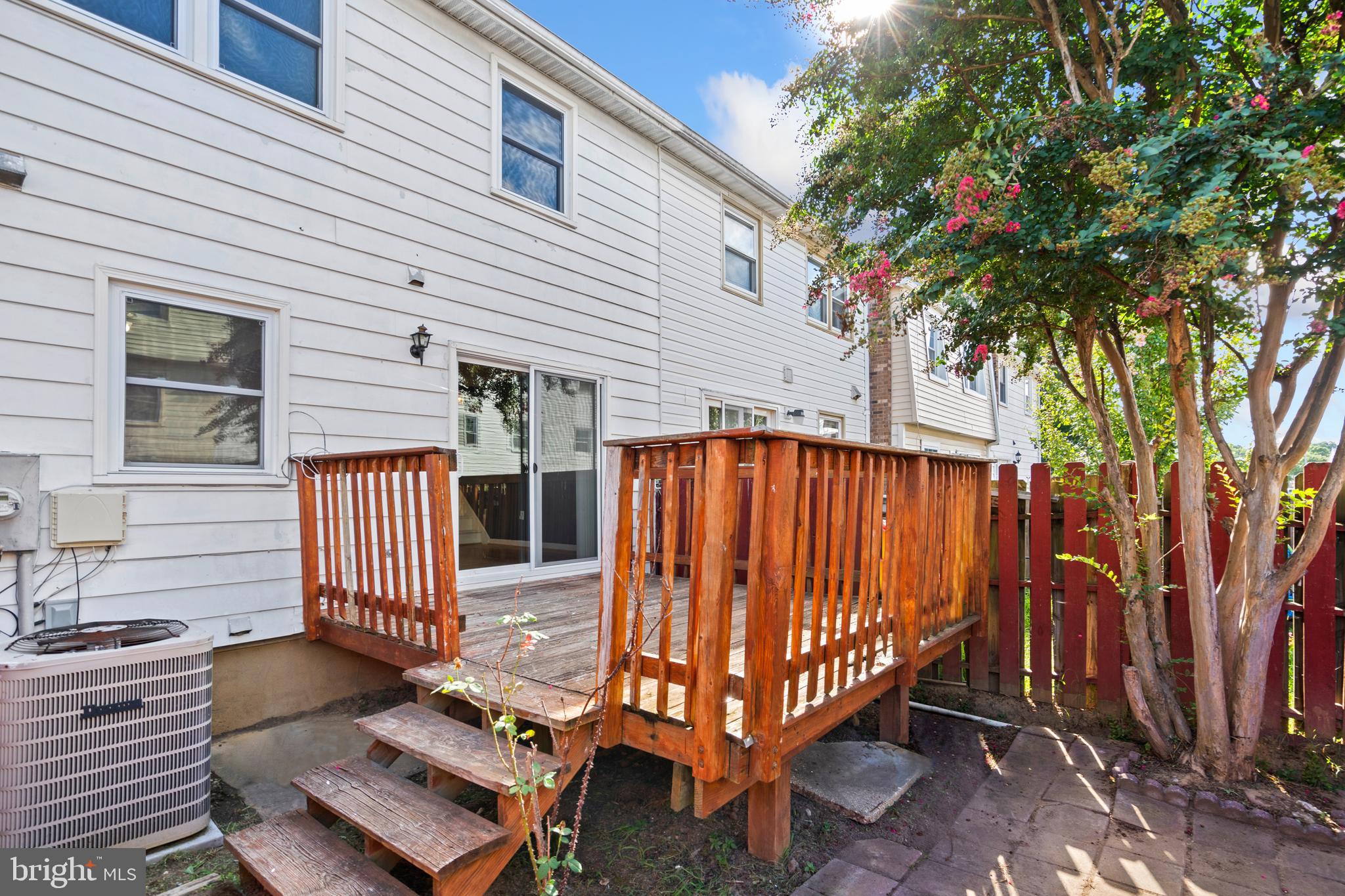 WILLIAMSTOWN - Residential