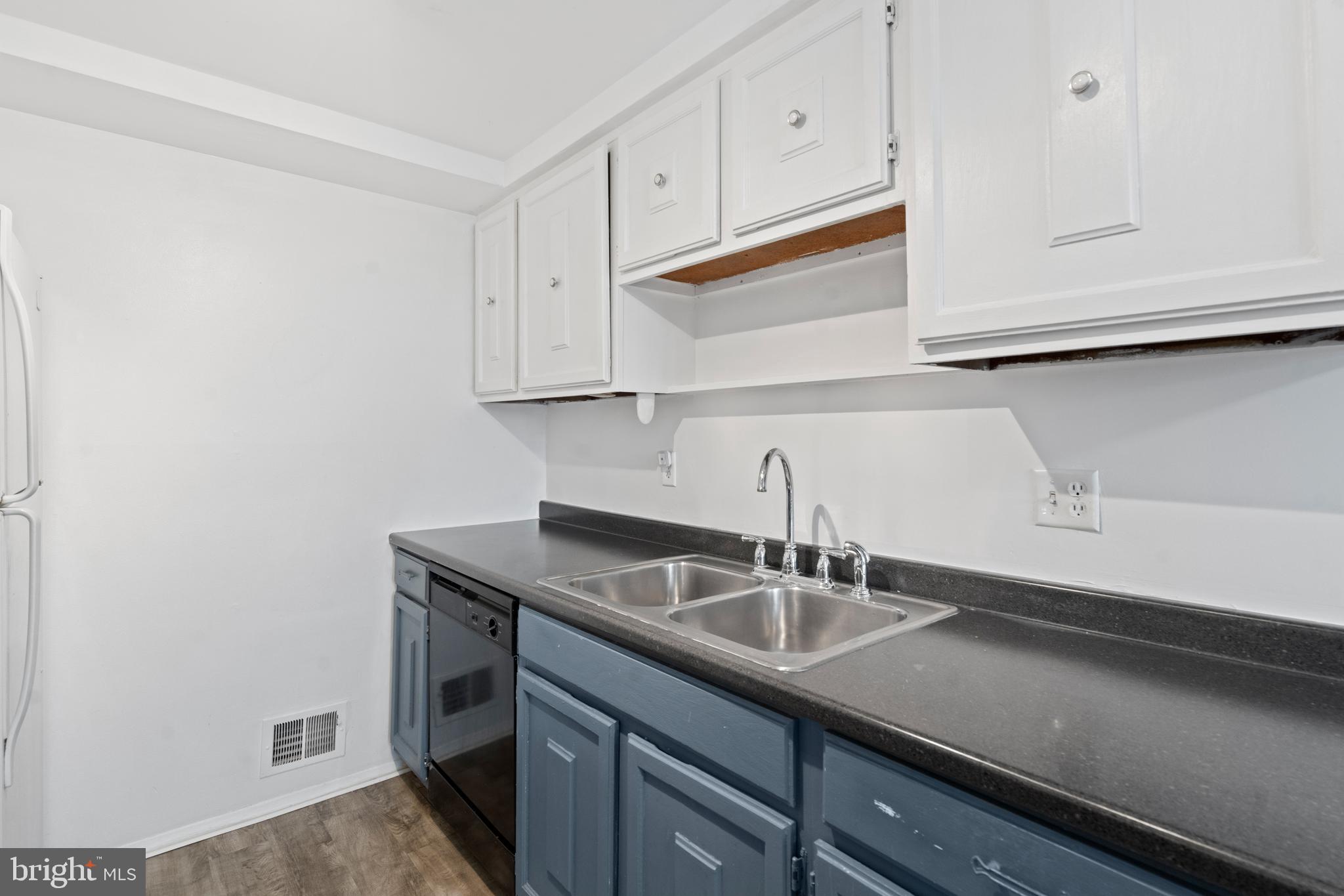 WILLIAMSTOWN - Residential