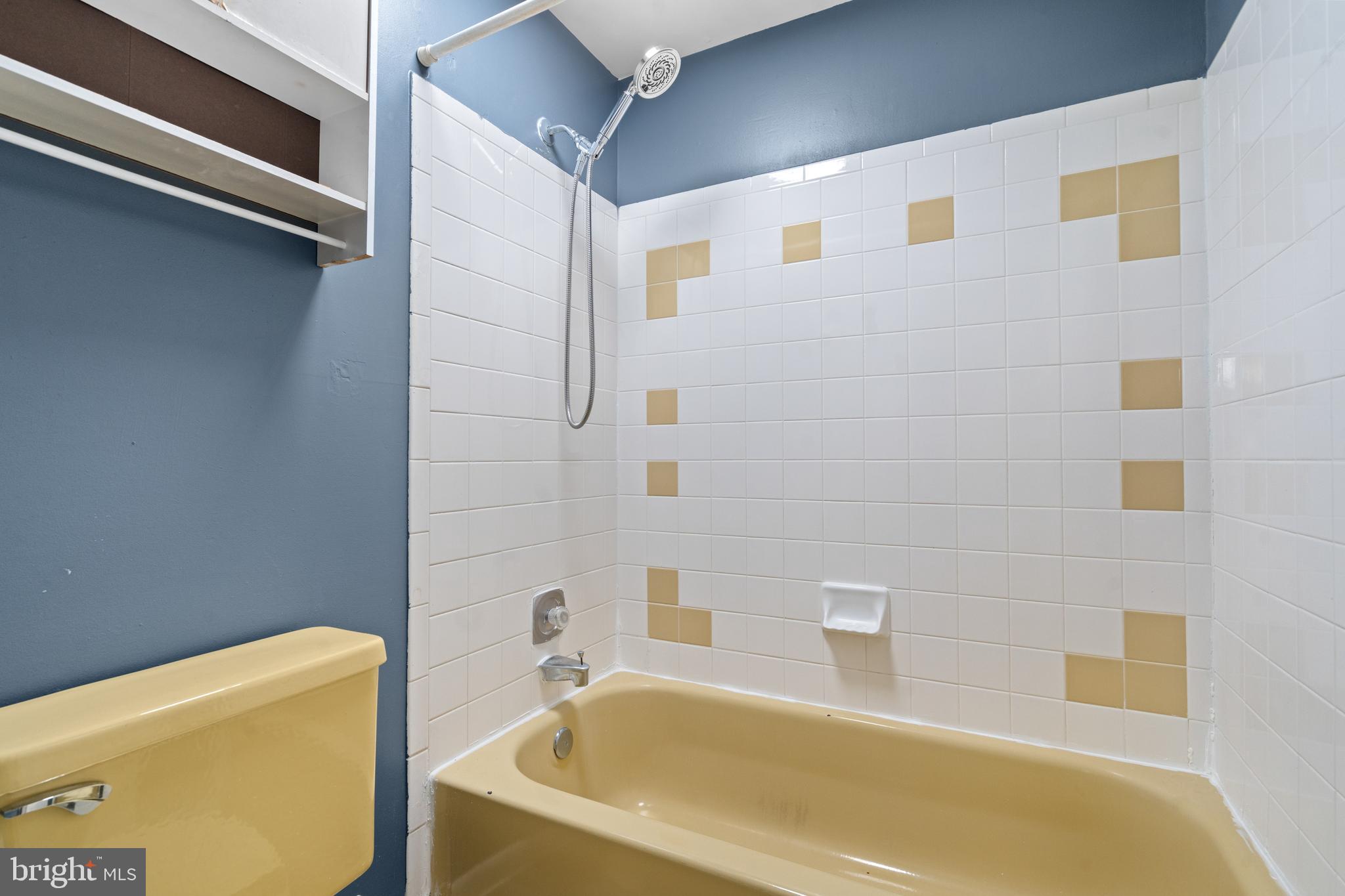 WILLIAMSTOWN - Residential