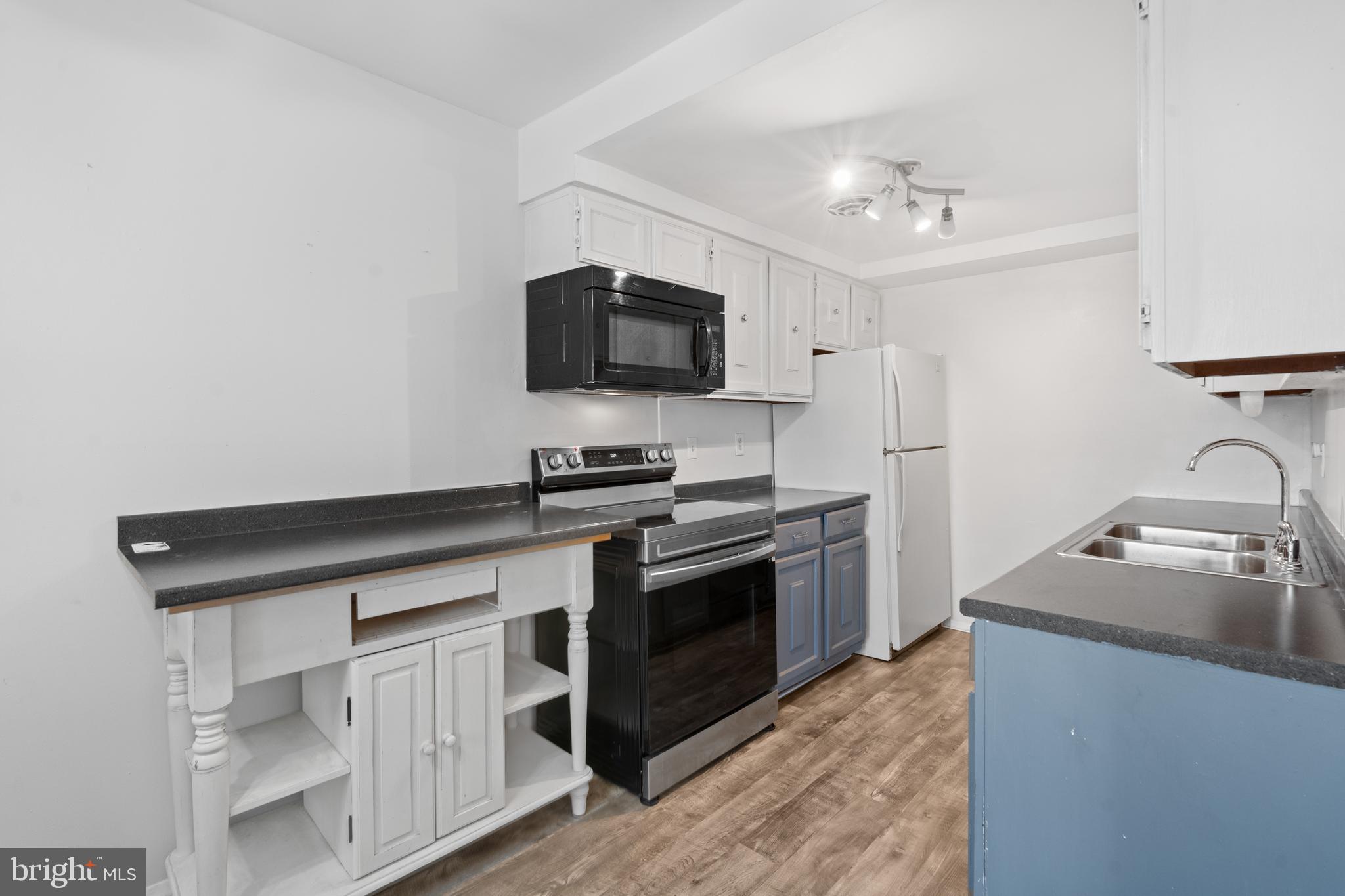 WILLIAMSTOWN - Residential