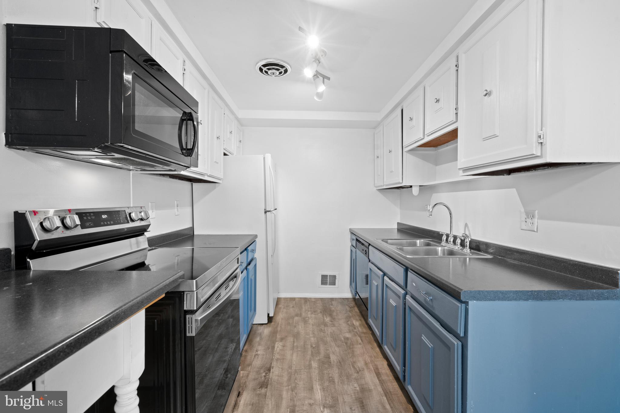 WILLIAMSTOWN - Residential