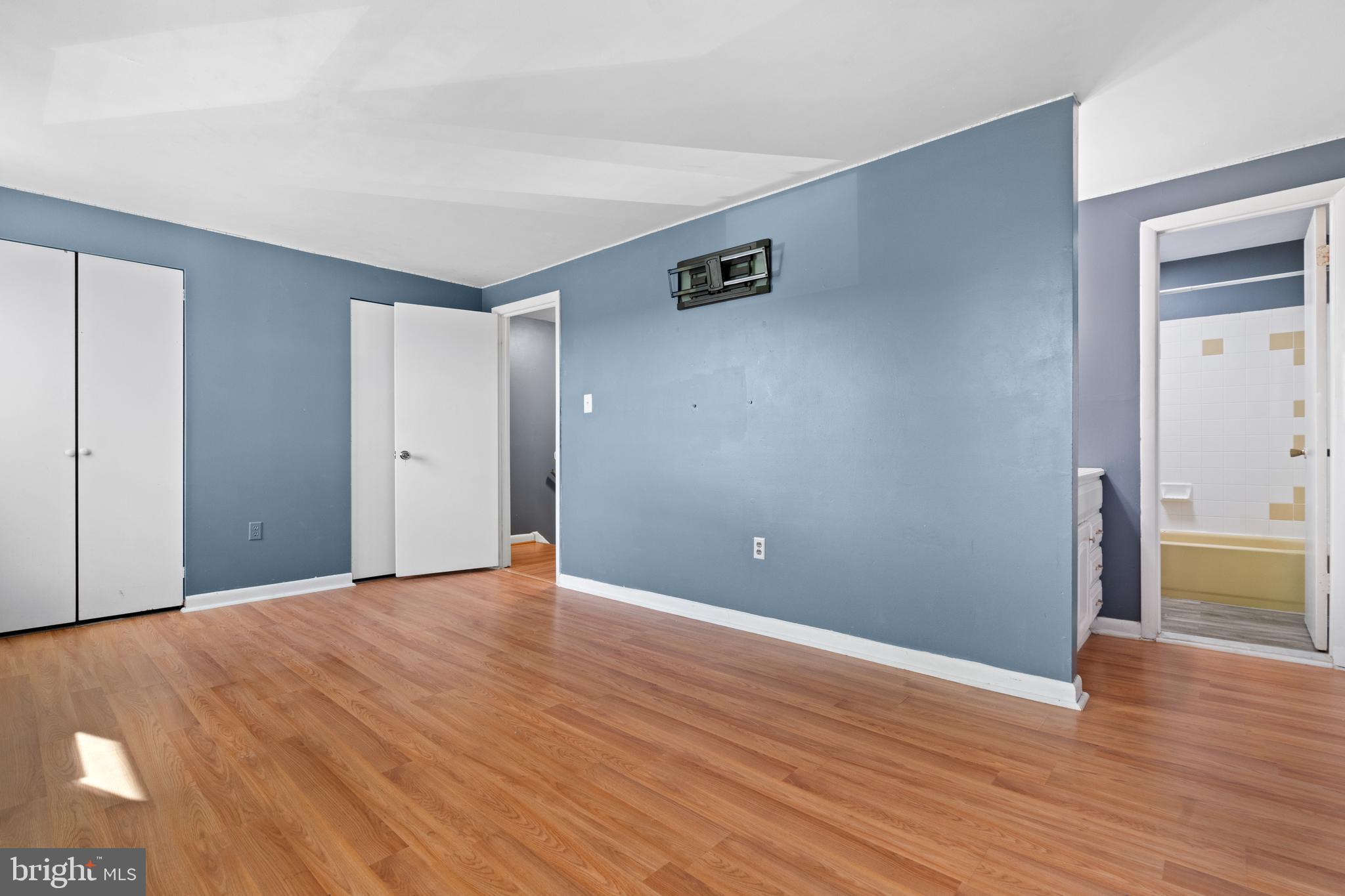 WILLIAMSTOWN - Residential