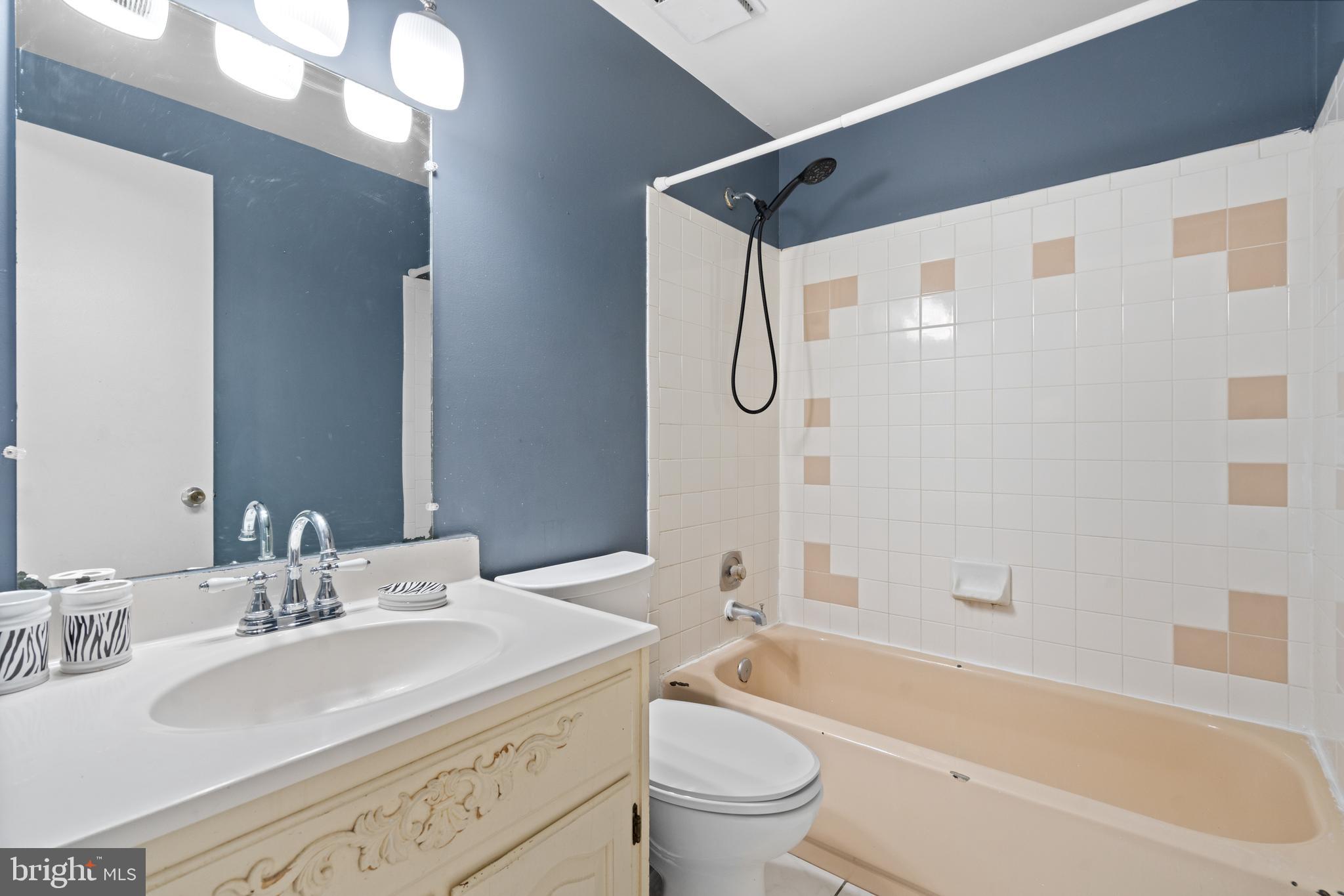 WILLIAMSTOWN - Residential