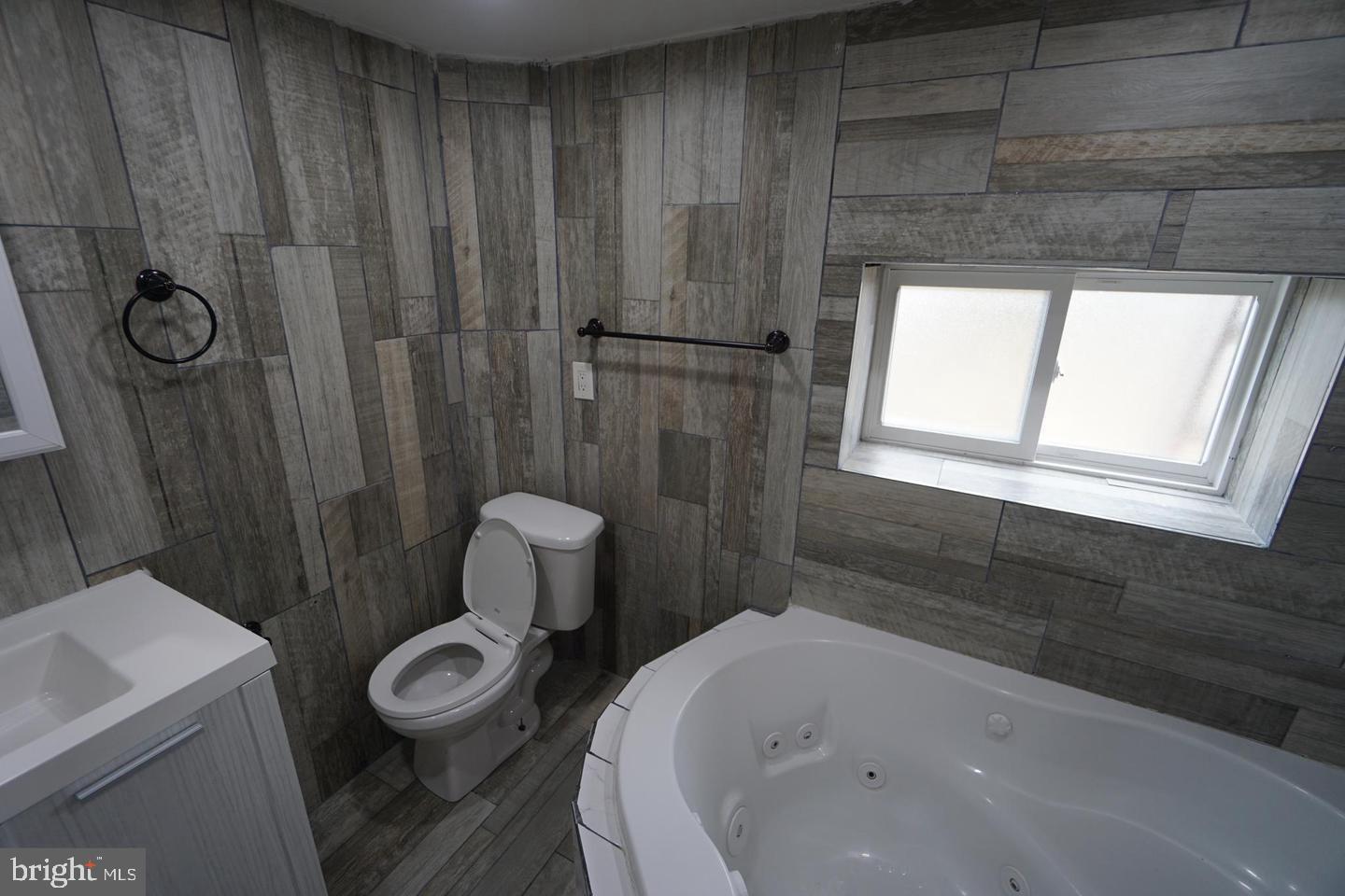 CROYDON MANOR - Residential