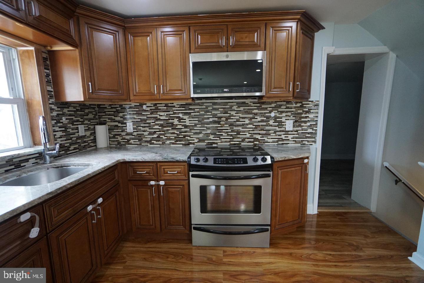 CROYDON MANOR - Residential