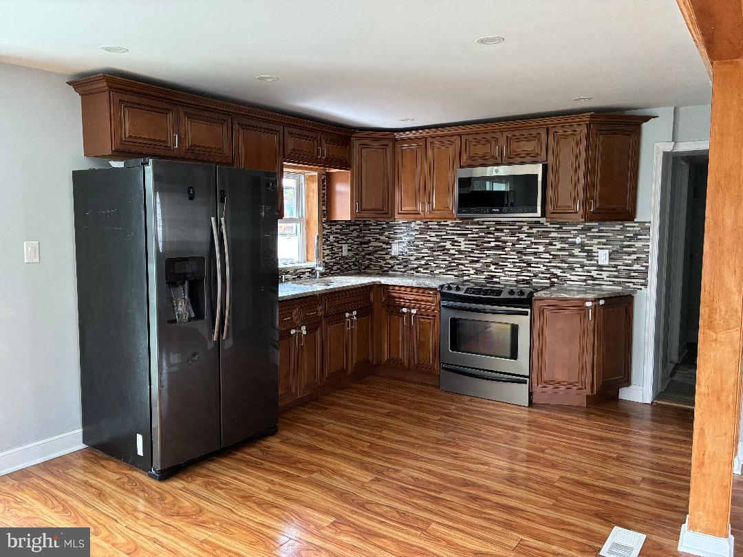 CROYDON MANOR - Residential