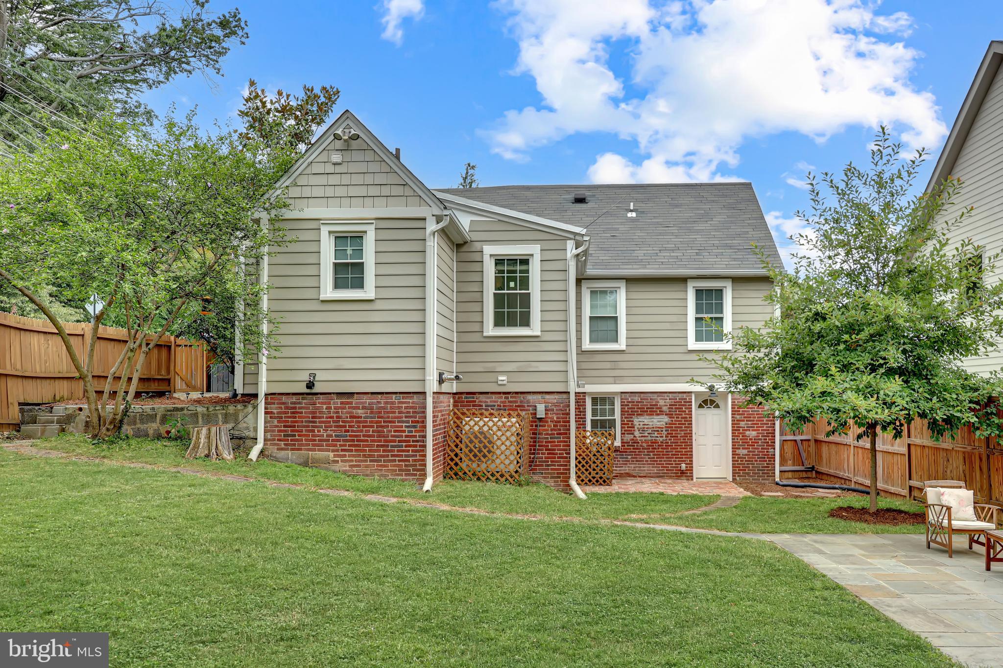 ADDISON HEIGHTS - Residential