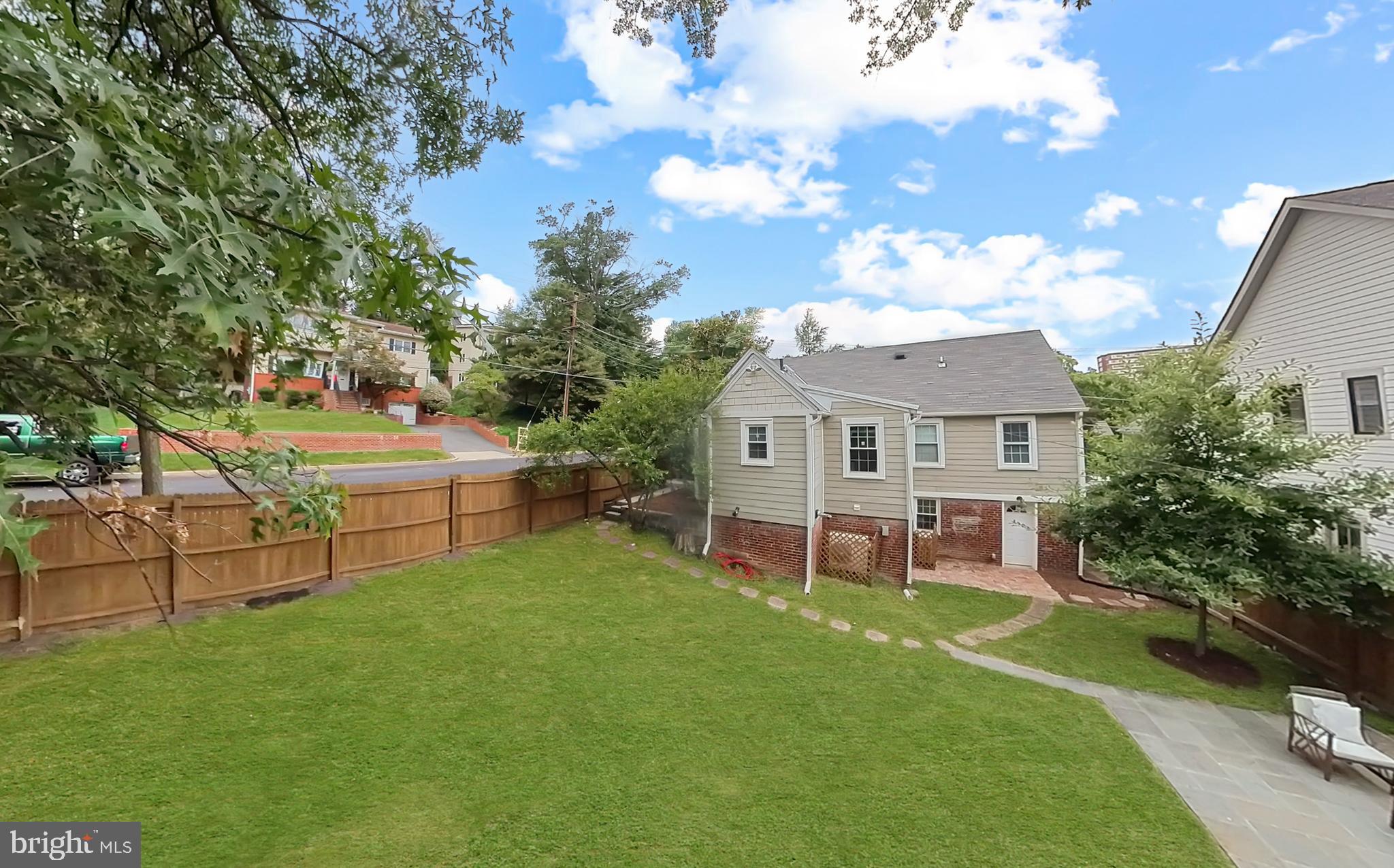 ADDISON HEIGHTS - Residential