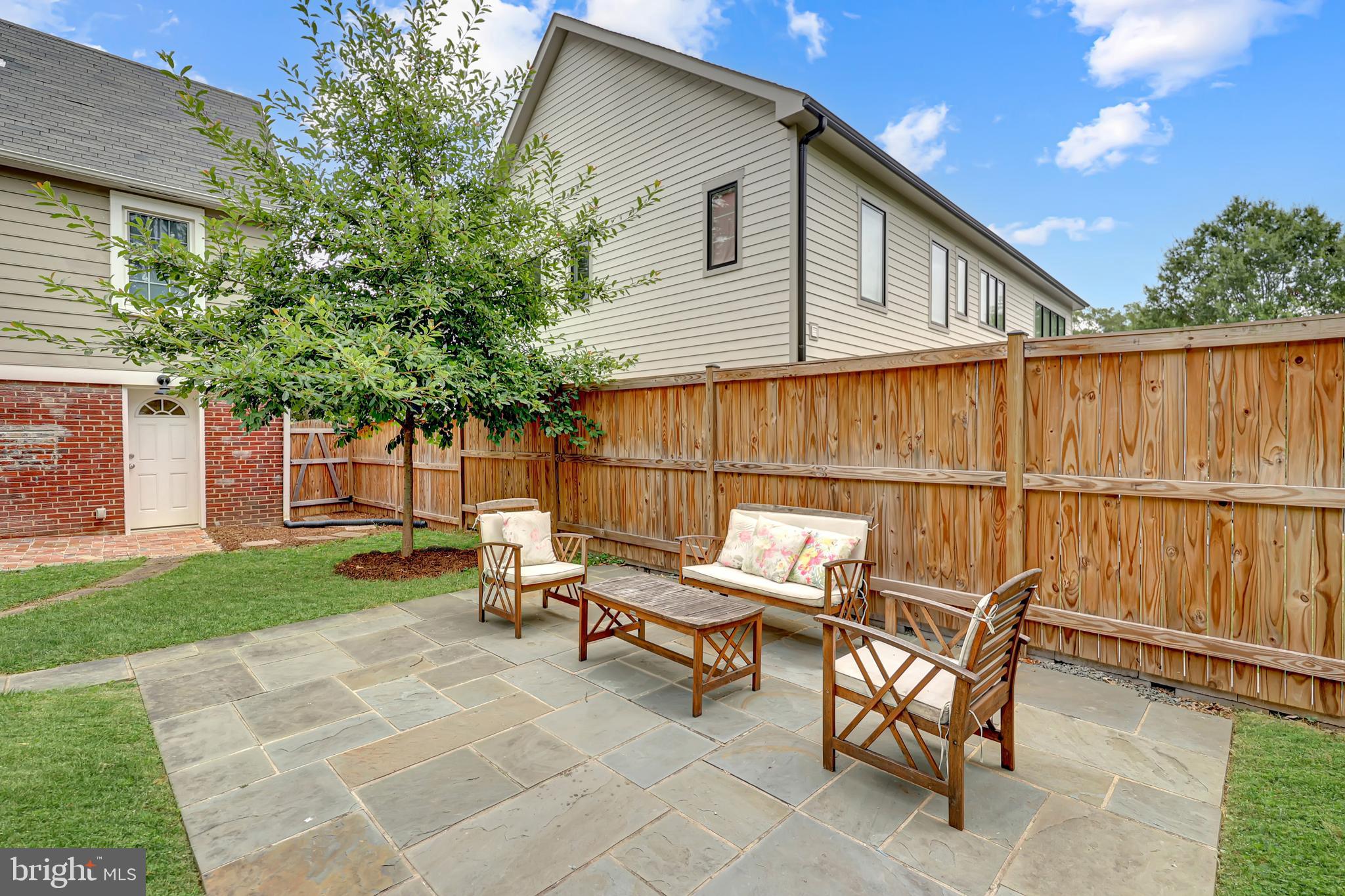 ADDISON HEIGHTS - Residential