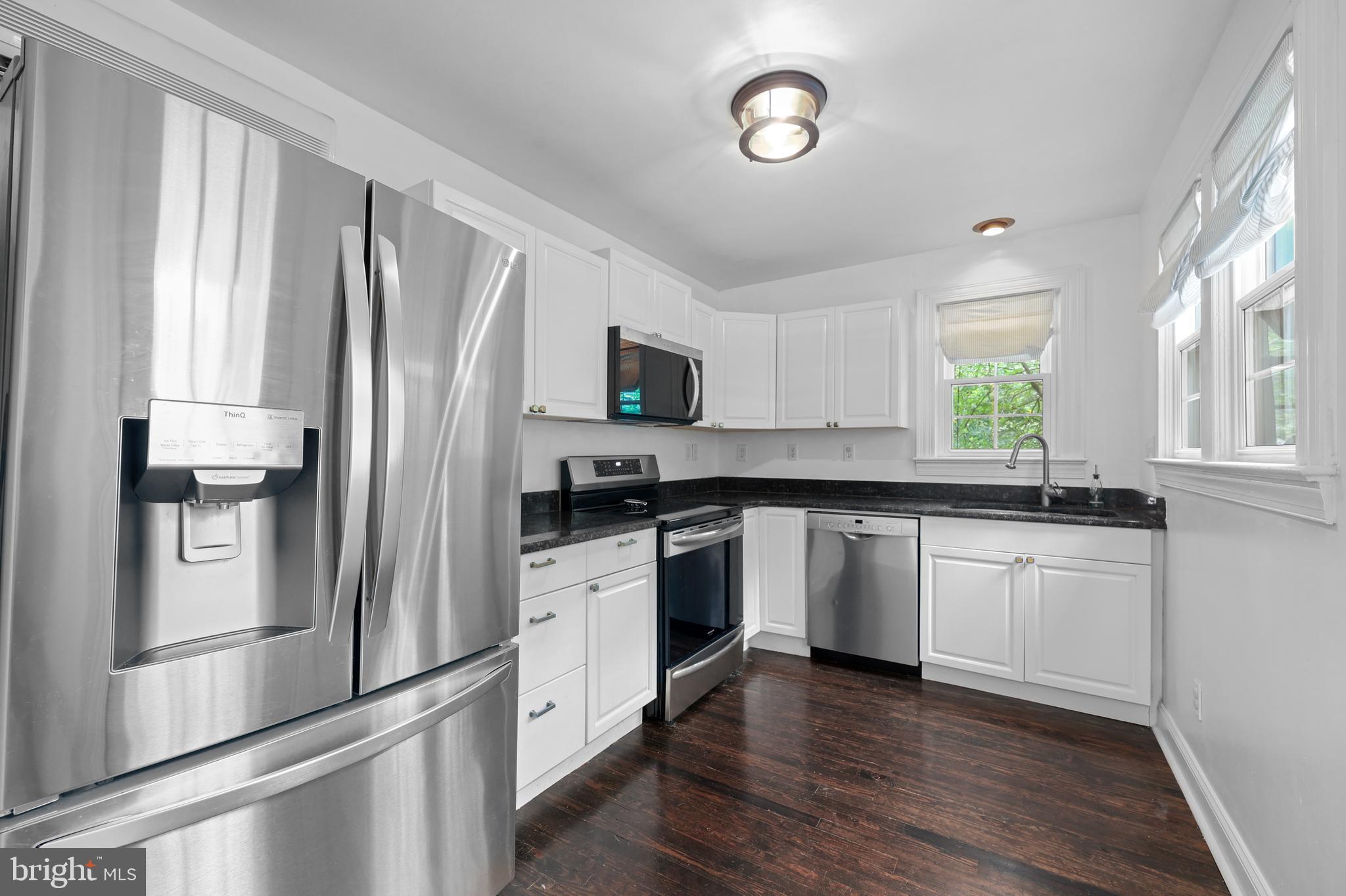 ADDISON HEIGHTS - Residential