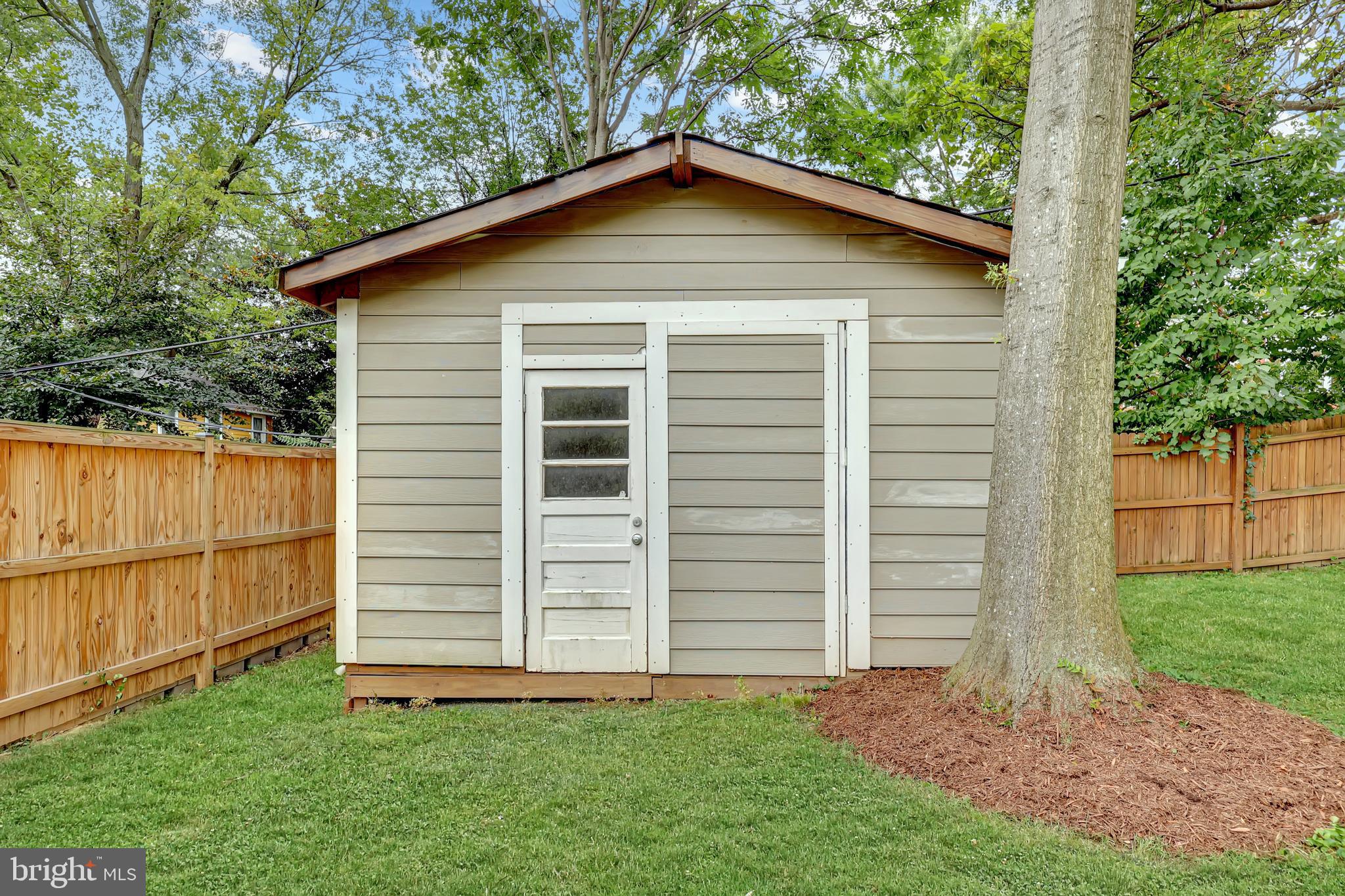 ADDISON HEIGHTS - Residential