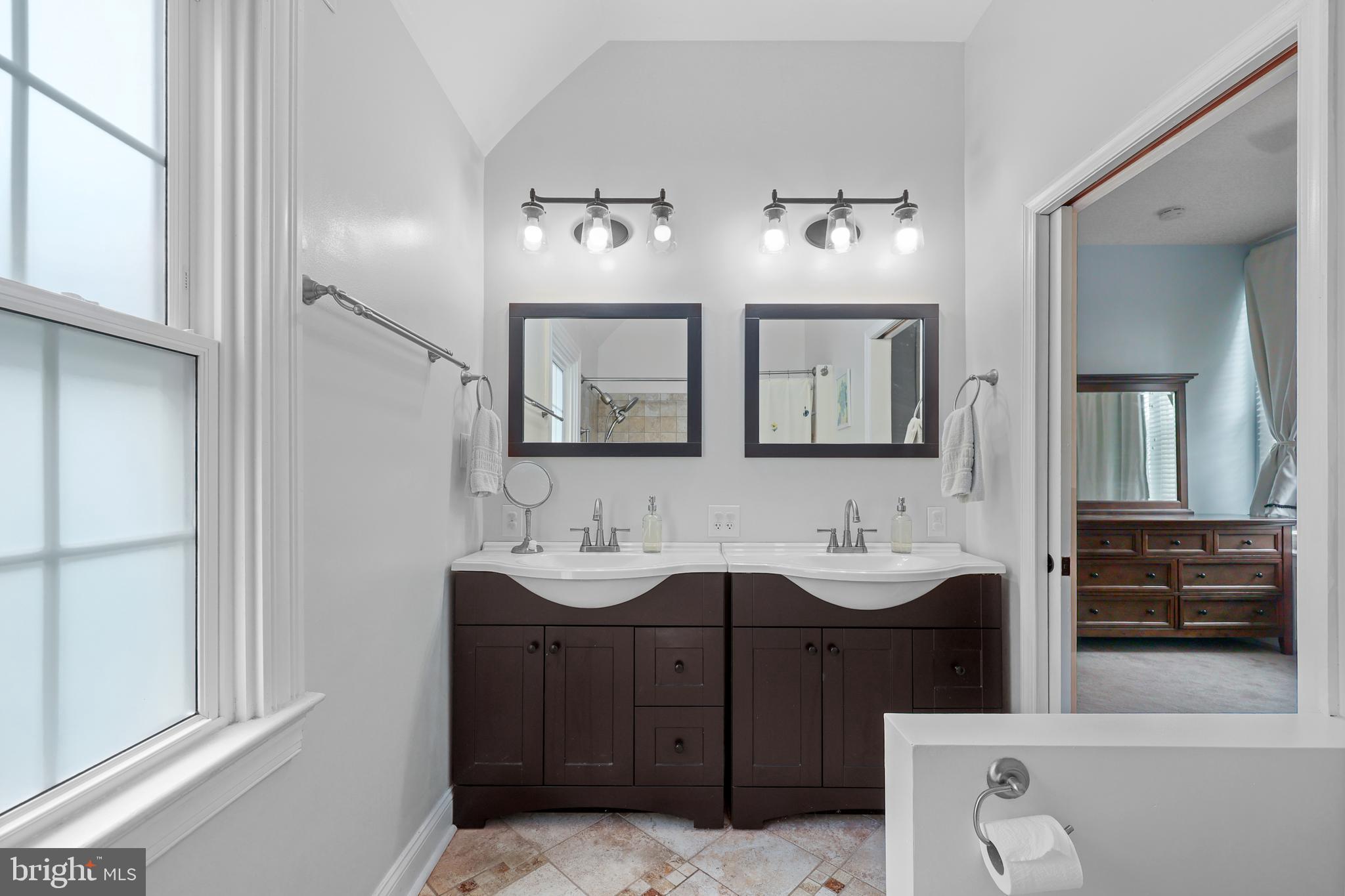 ADDISON HEIGHTS - Residential