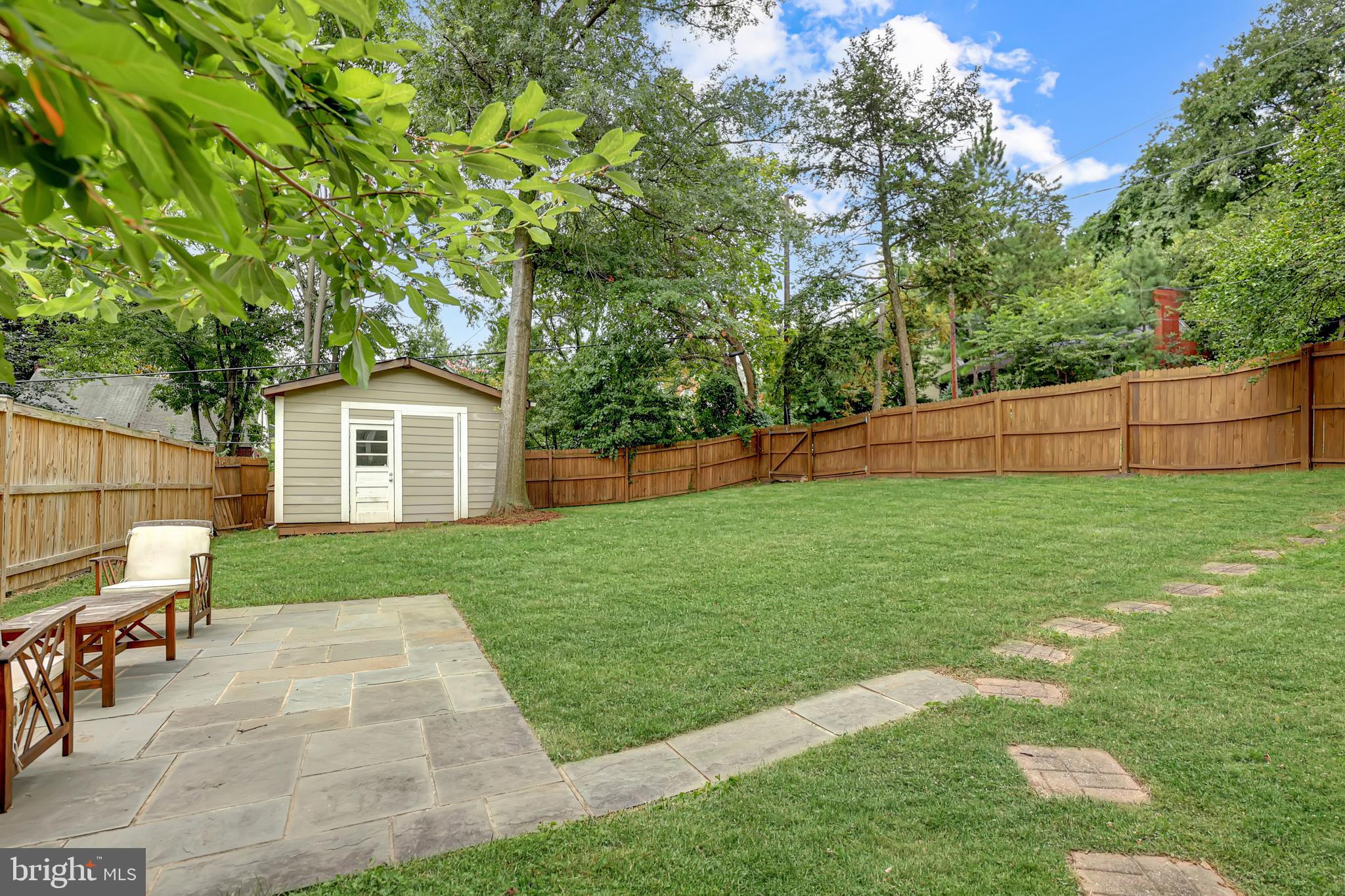 ADDISON HEIGHTS - Residential