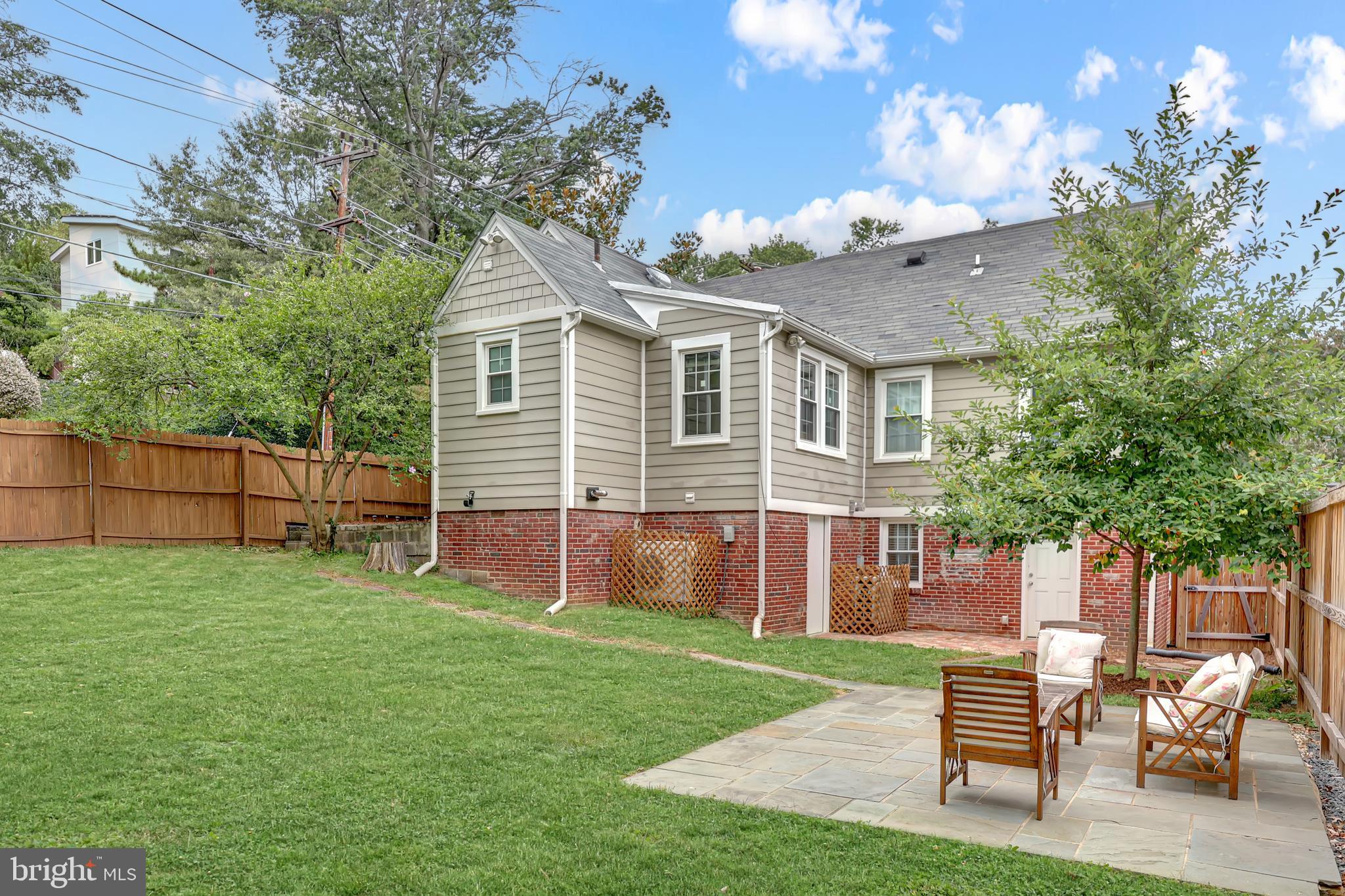 ADDISON HEIGHTS - Residential